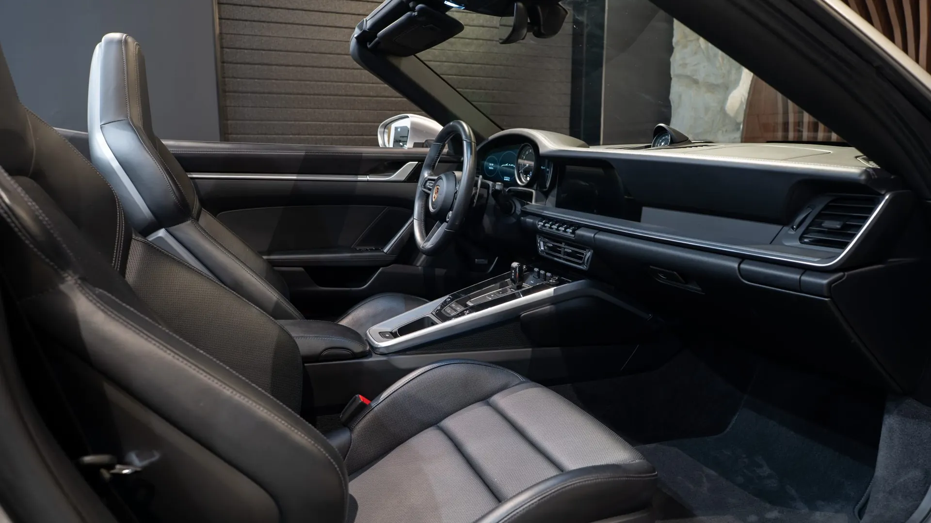 Porsche 911 — photo 12