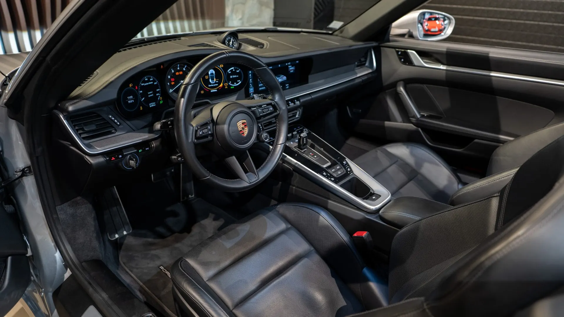 Porsche 911 — photo 11