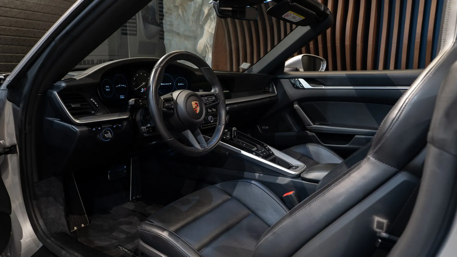 Porsche 911 — photo 9
