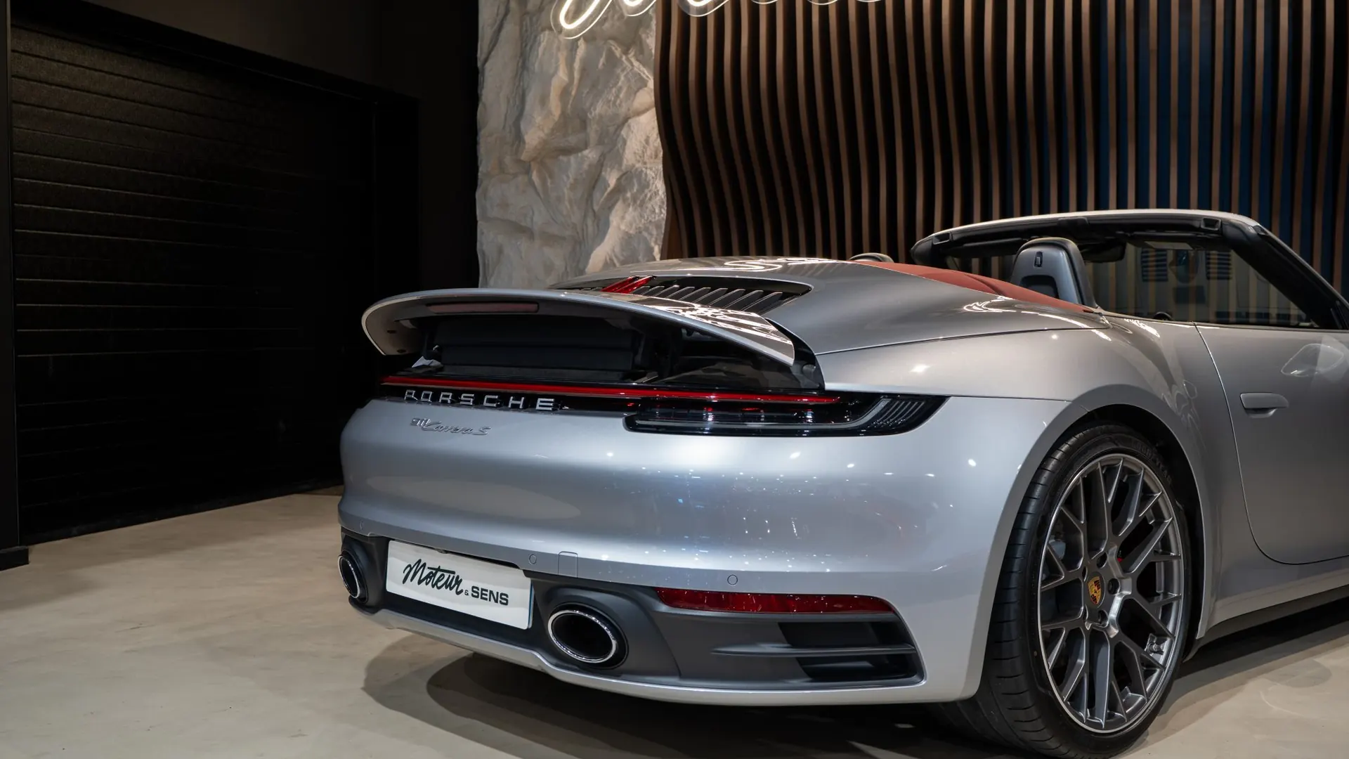 Porsche 911 — photo 42