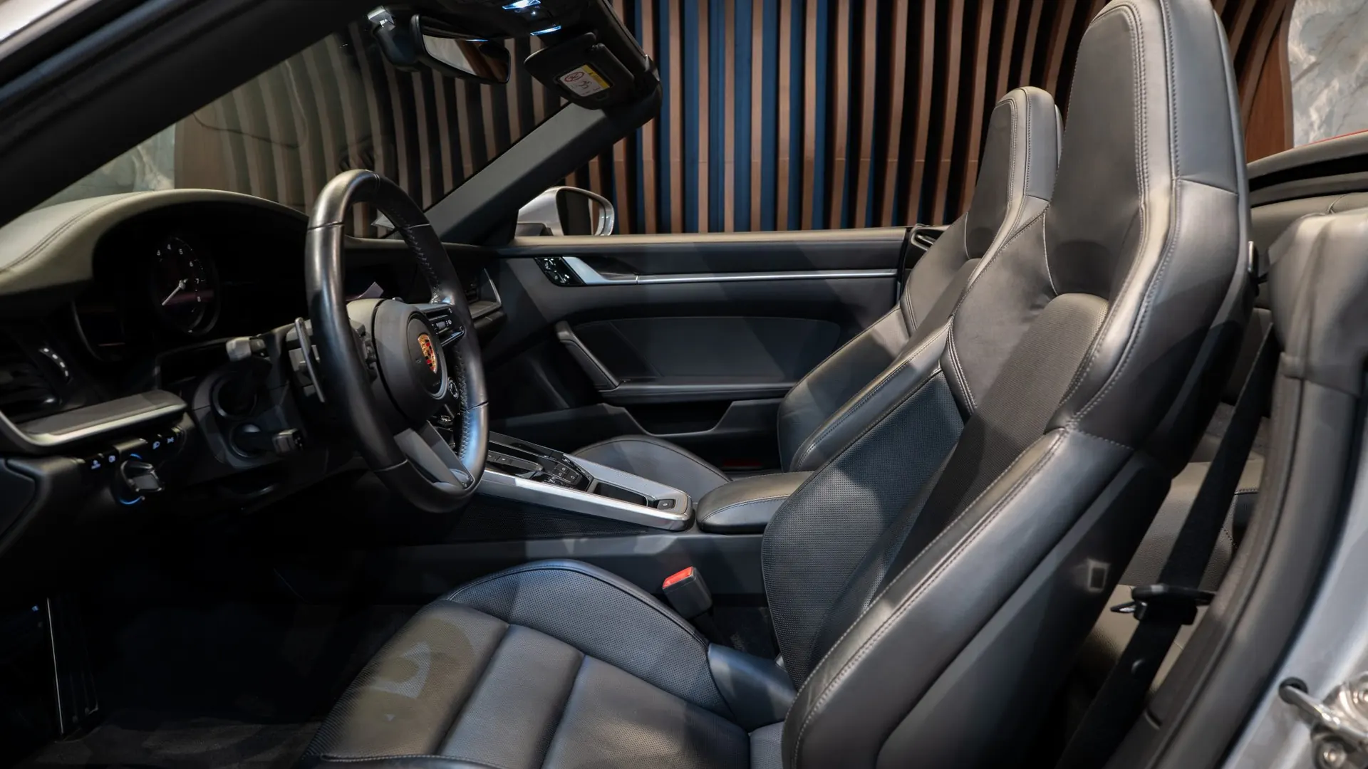 Porsche 911 — photo 8