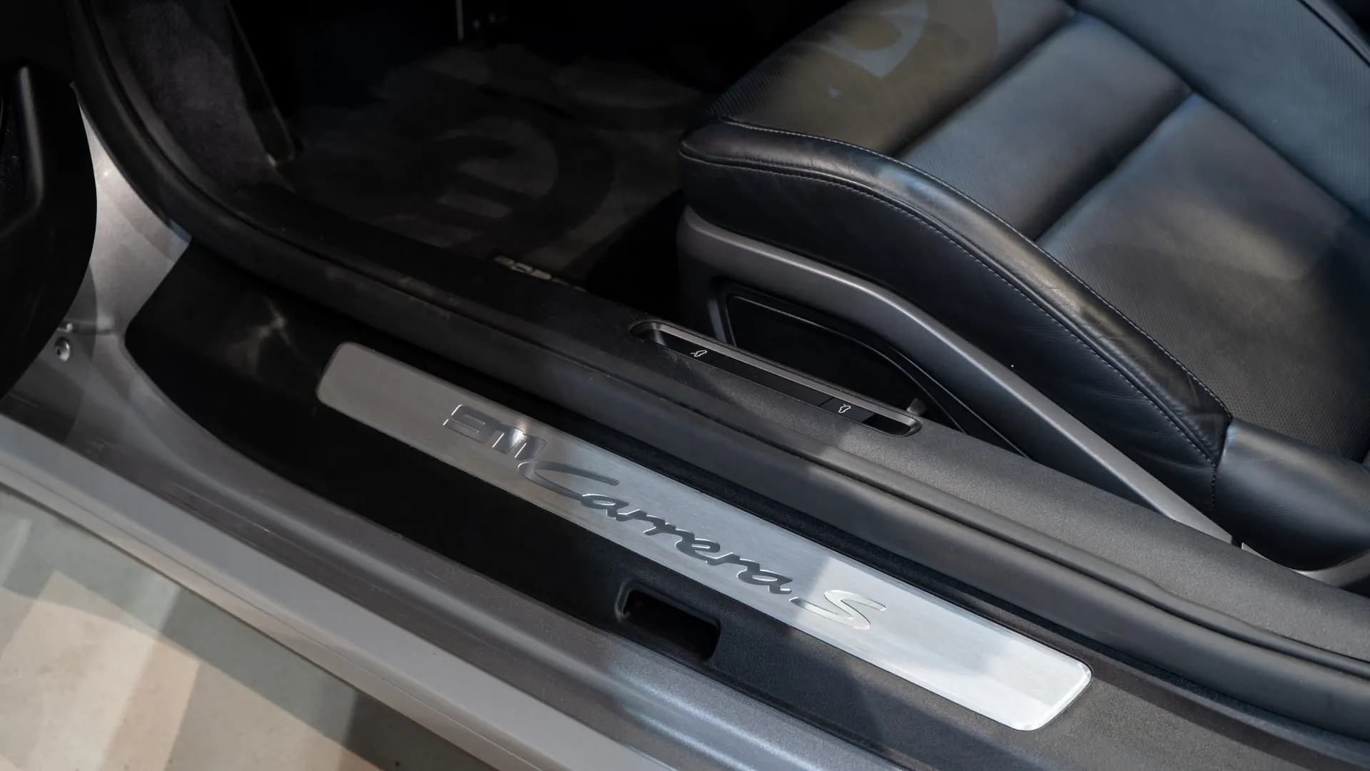 Porsche 911 — photo 31