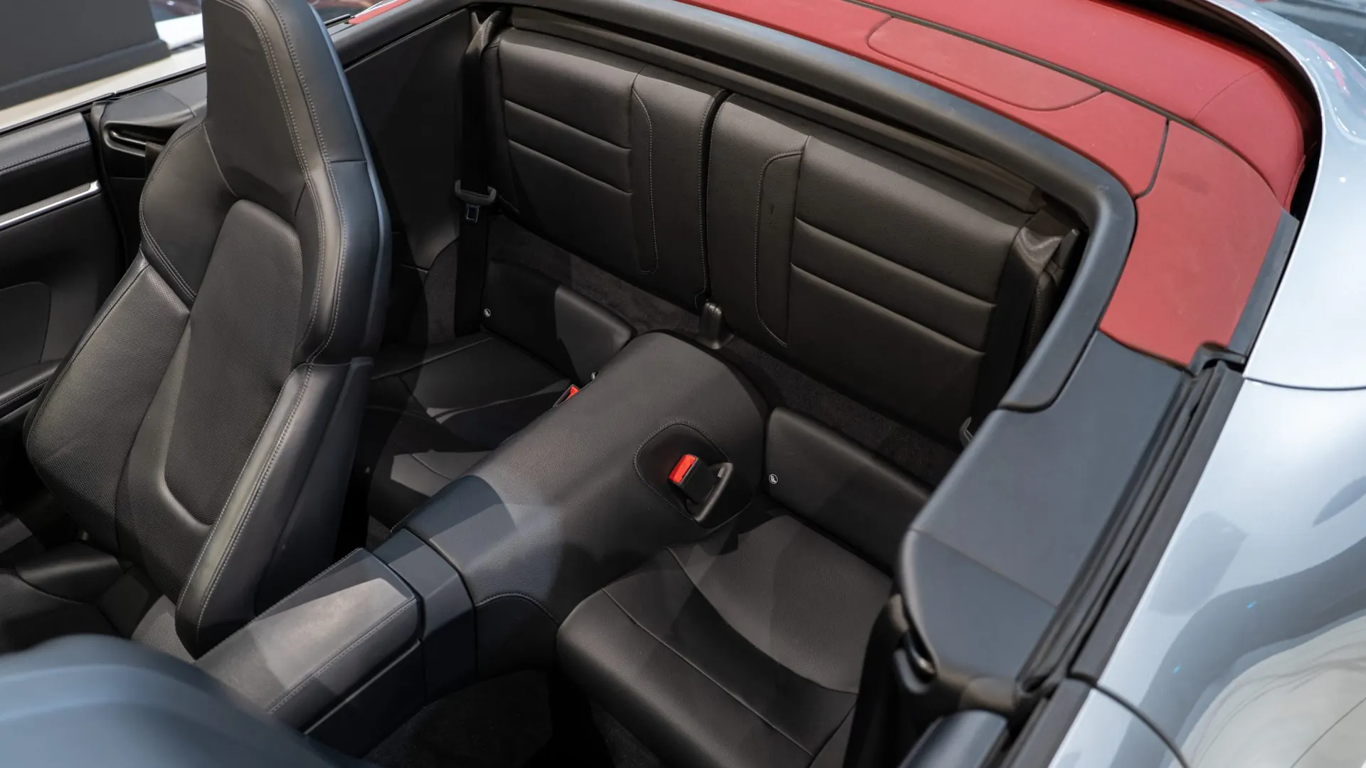 Porsche 911 — photo 14