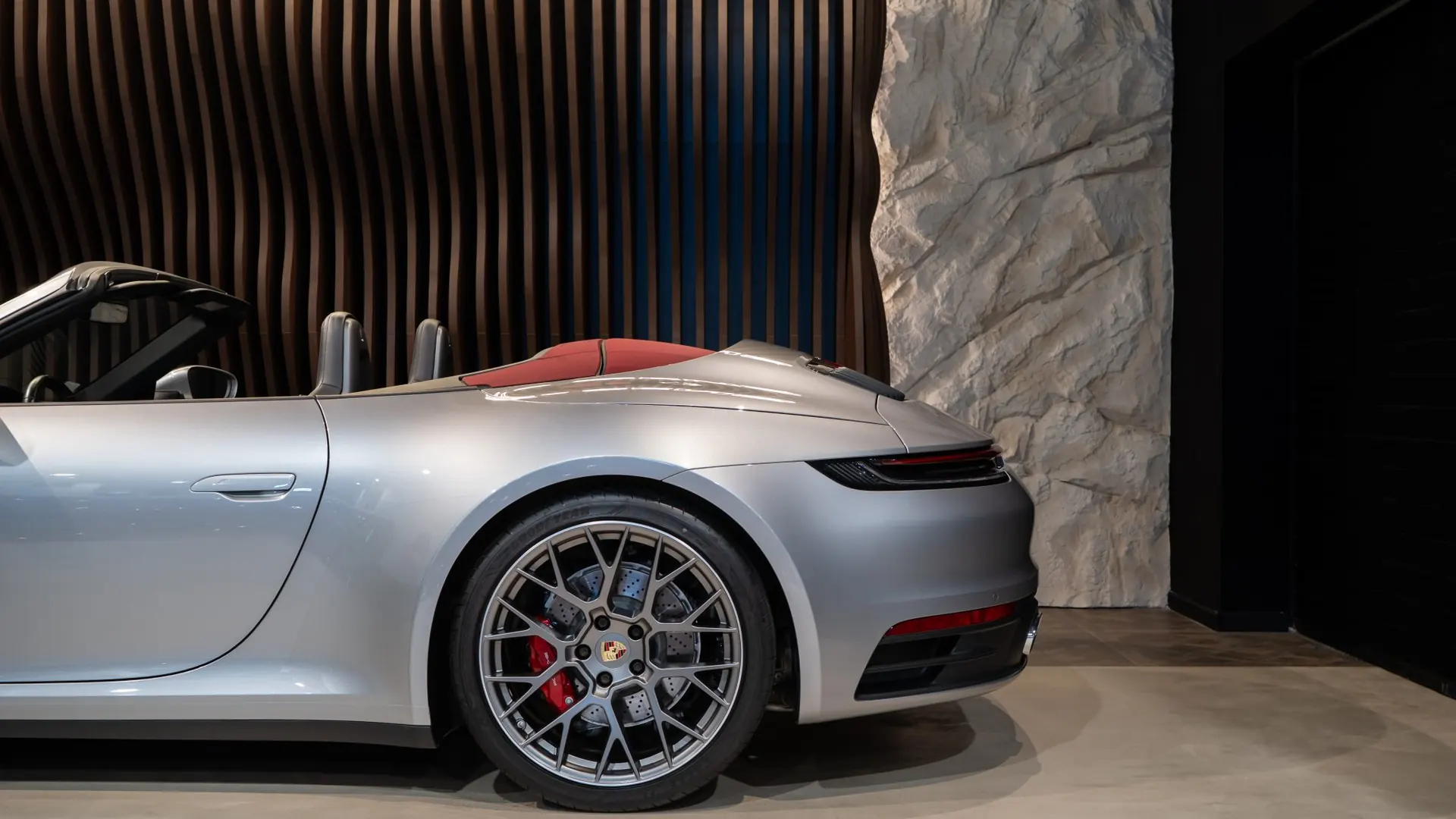 Porsche 911 — photo 36