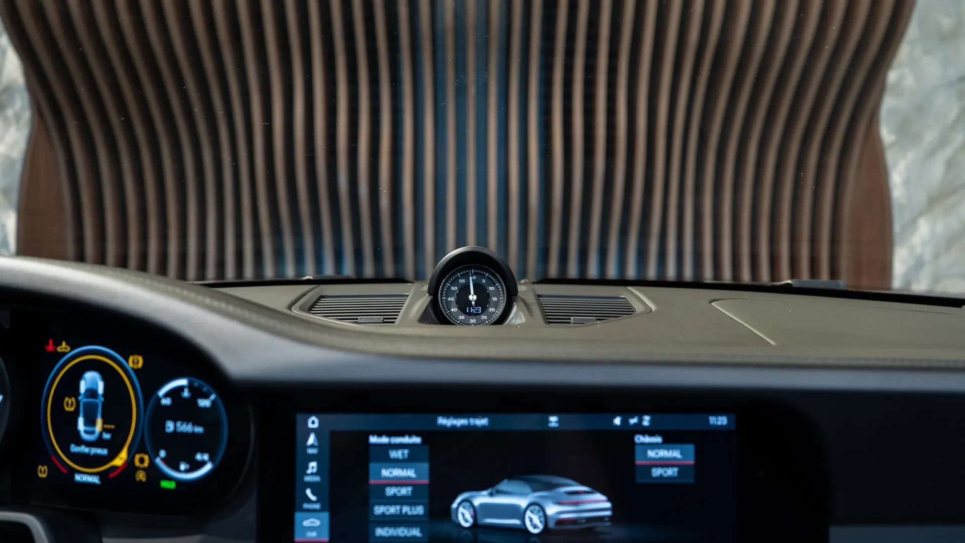 Porsche 911 — photo 21