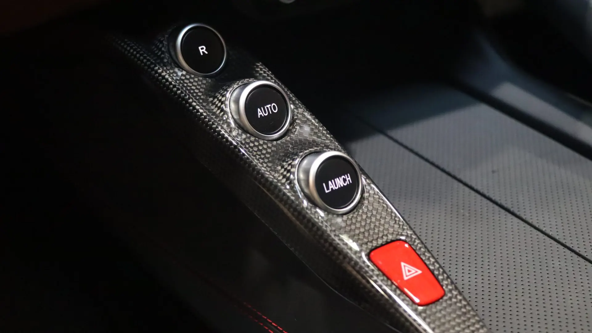 Ferrari GTC4 — photo 31
