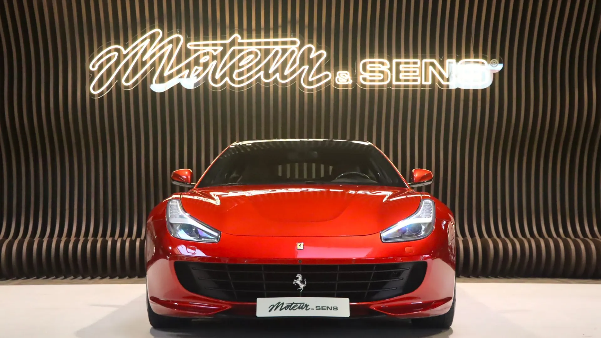 Ferrari GTC4 — photo 3