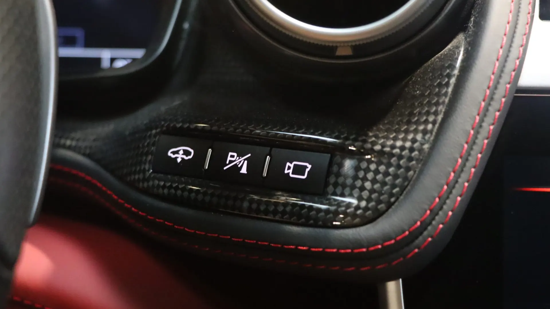 Ferrari GTC4 — photo 26