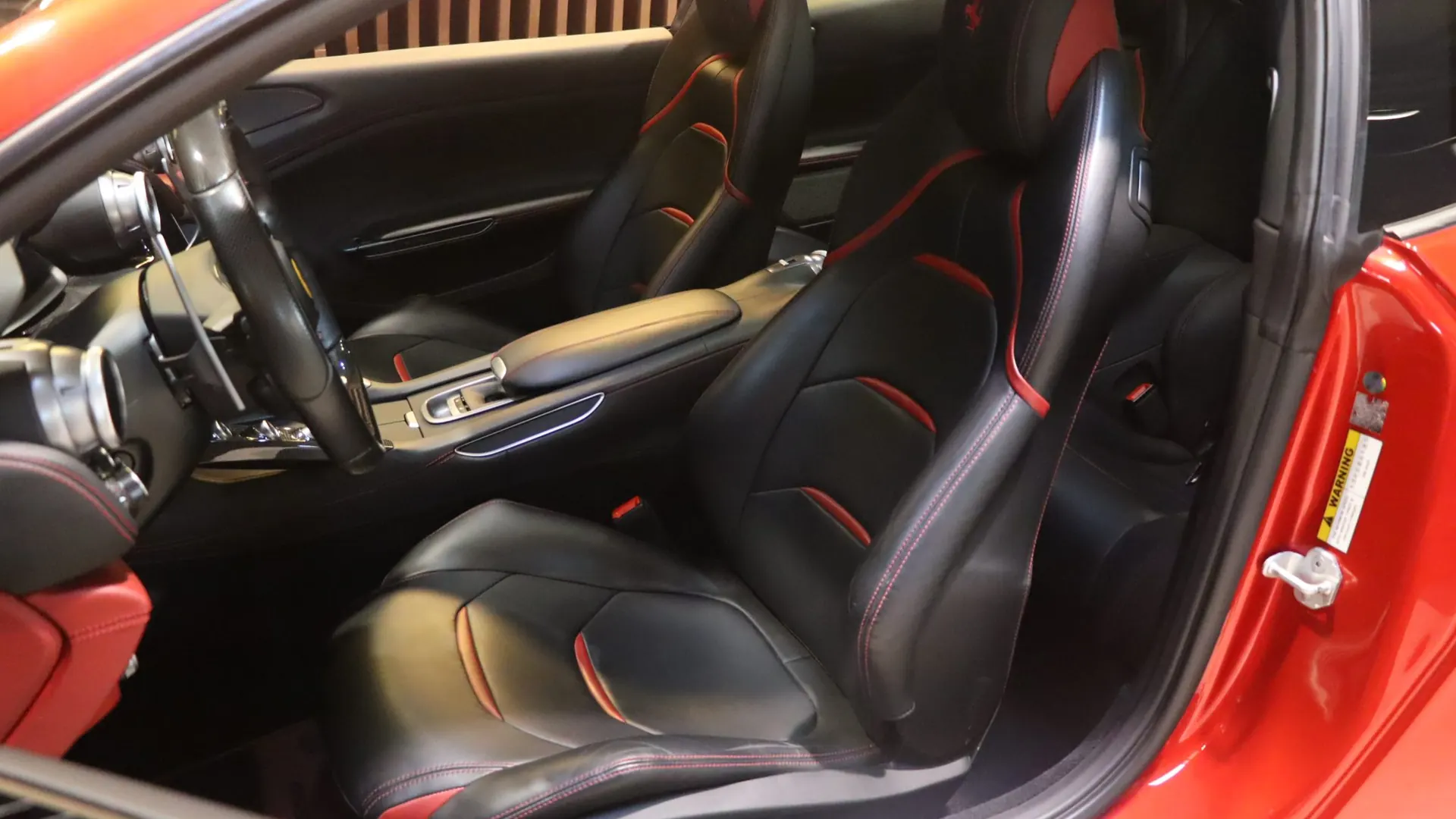 Ferrari GTC4 — photo 6