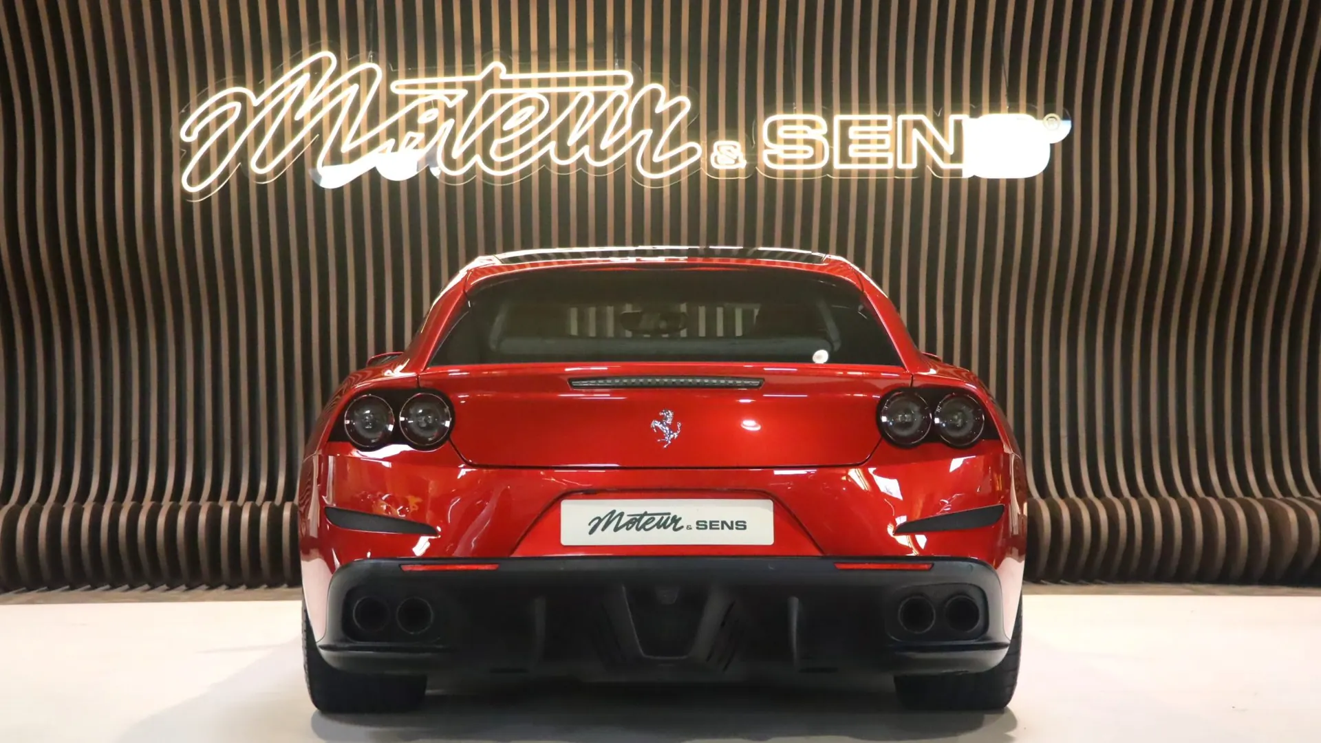 Ferrari GTC4 — photo 4
