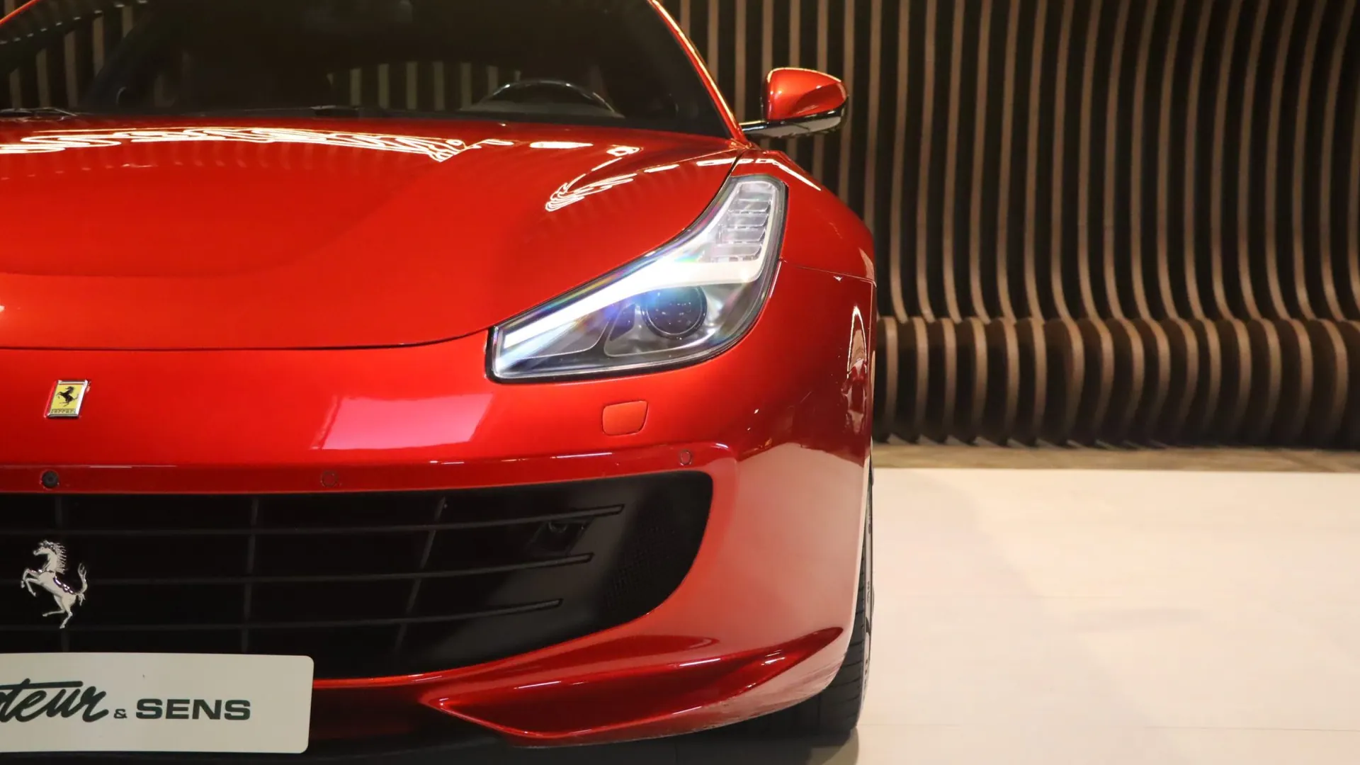 Ferrari GTC4 — photo 38
