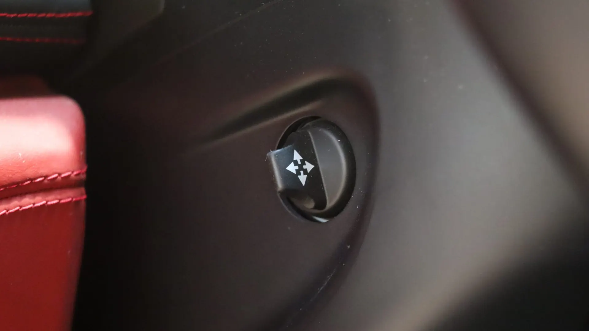 Ferrari GTC4 — photo 17