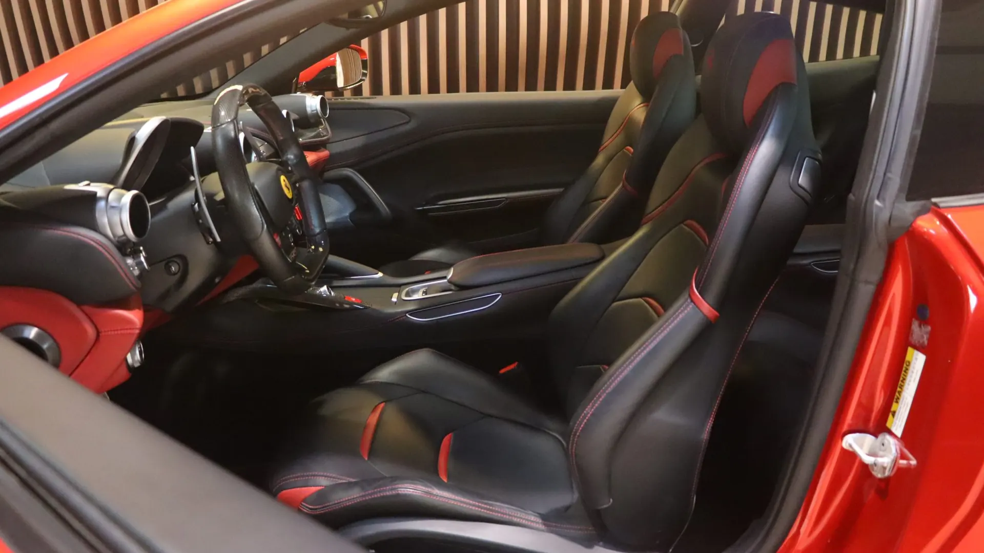 Ferrari GTC4 — photo 7