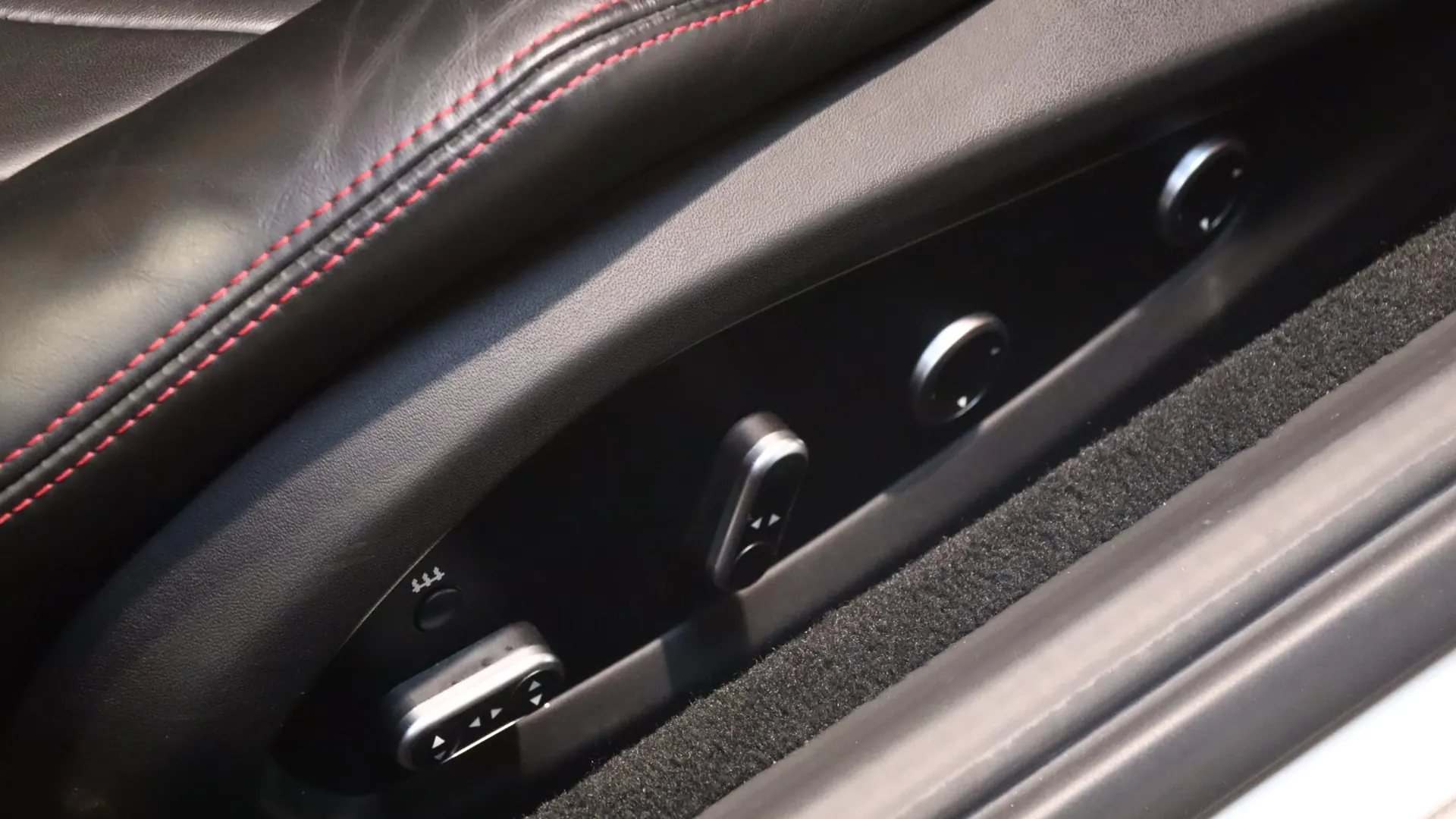 Ferrari GTC4 — photo 13