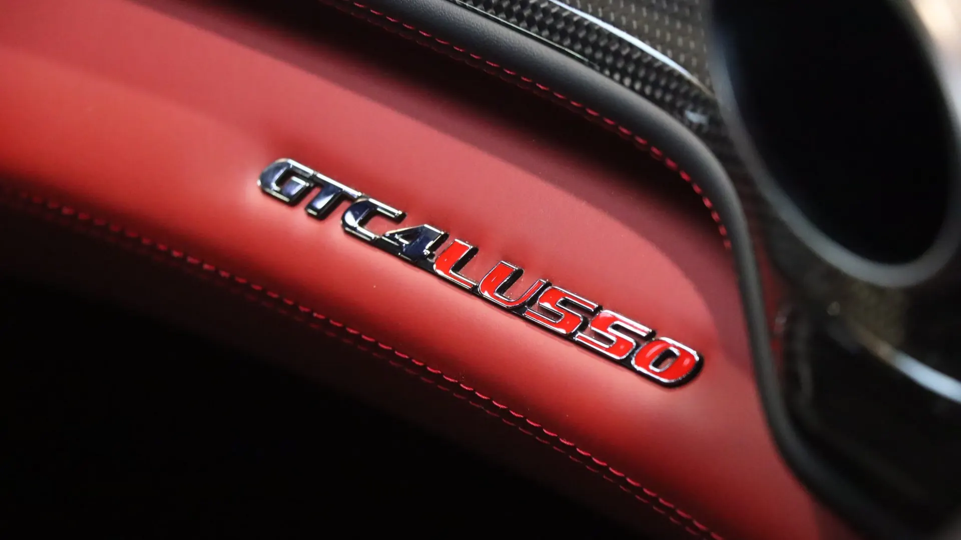 Ferrari GTC4 — photo 35