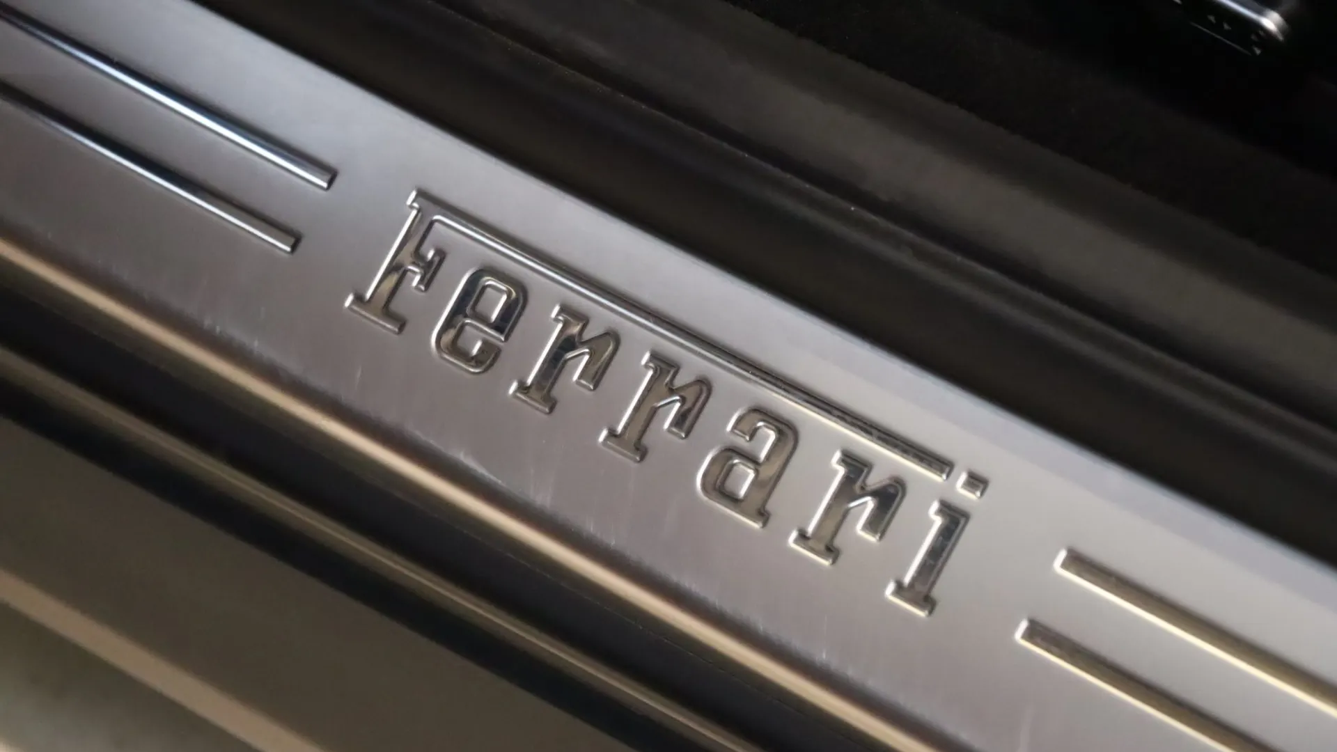 Ferrari GTC4 — photo 12