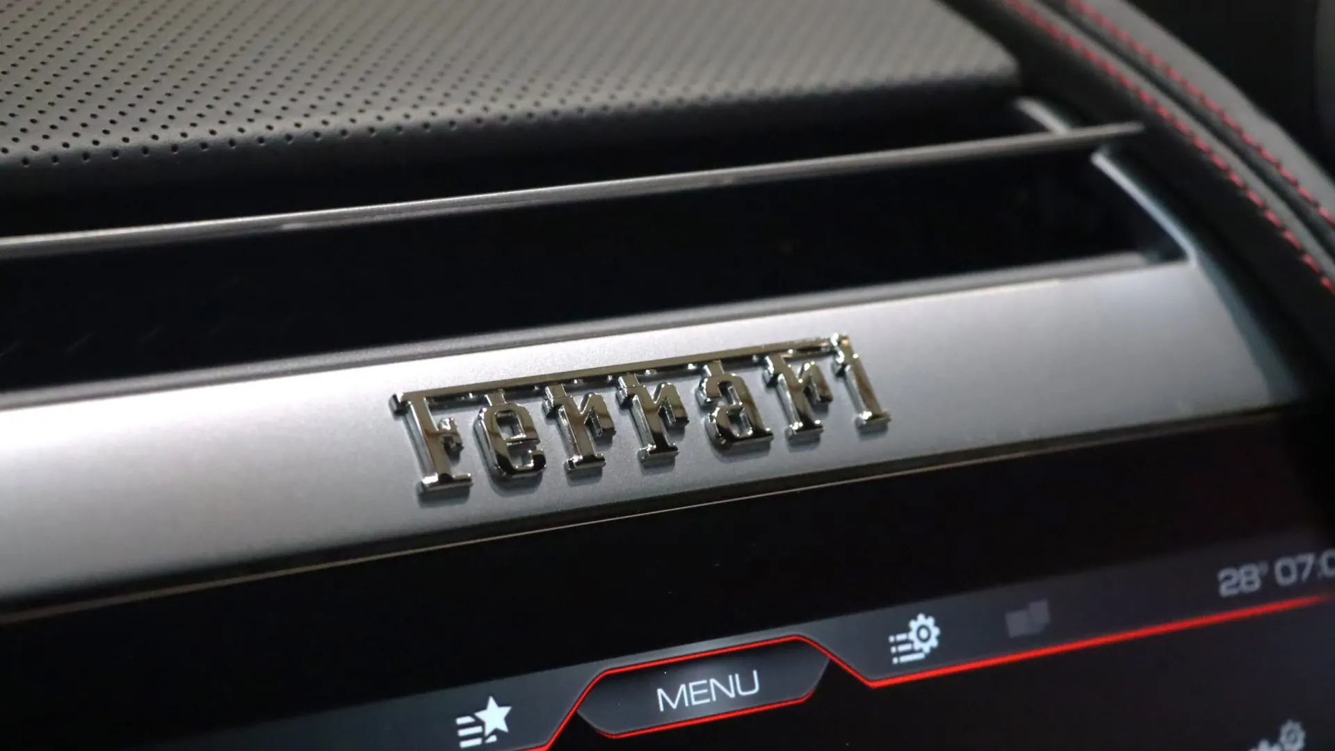 Ferrari GTC4 — photo 27