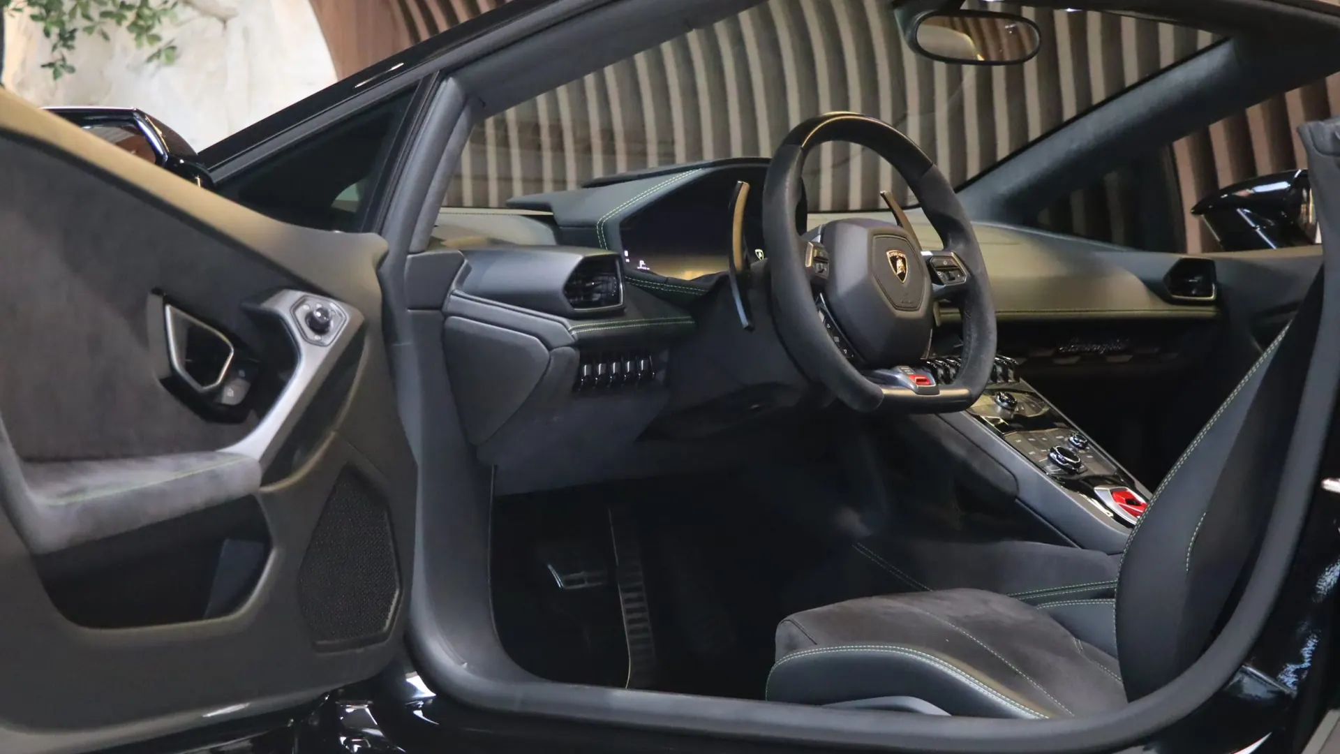 Lamborghini HURACAN — photo 9