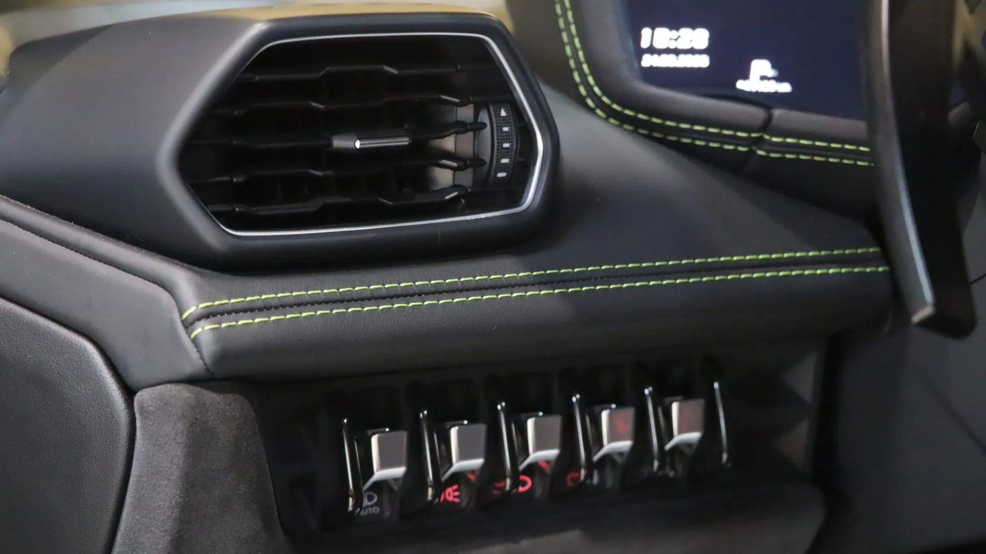 Lamborghini HURACAN — photo 16