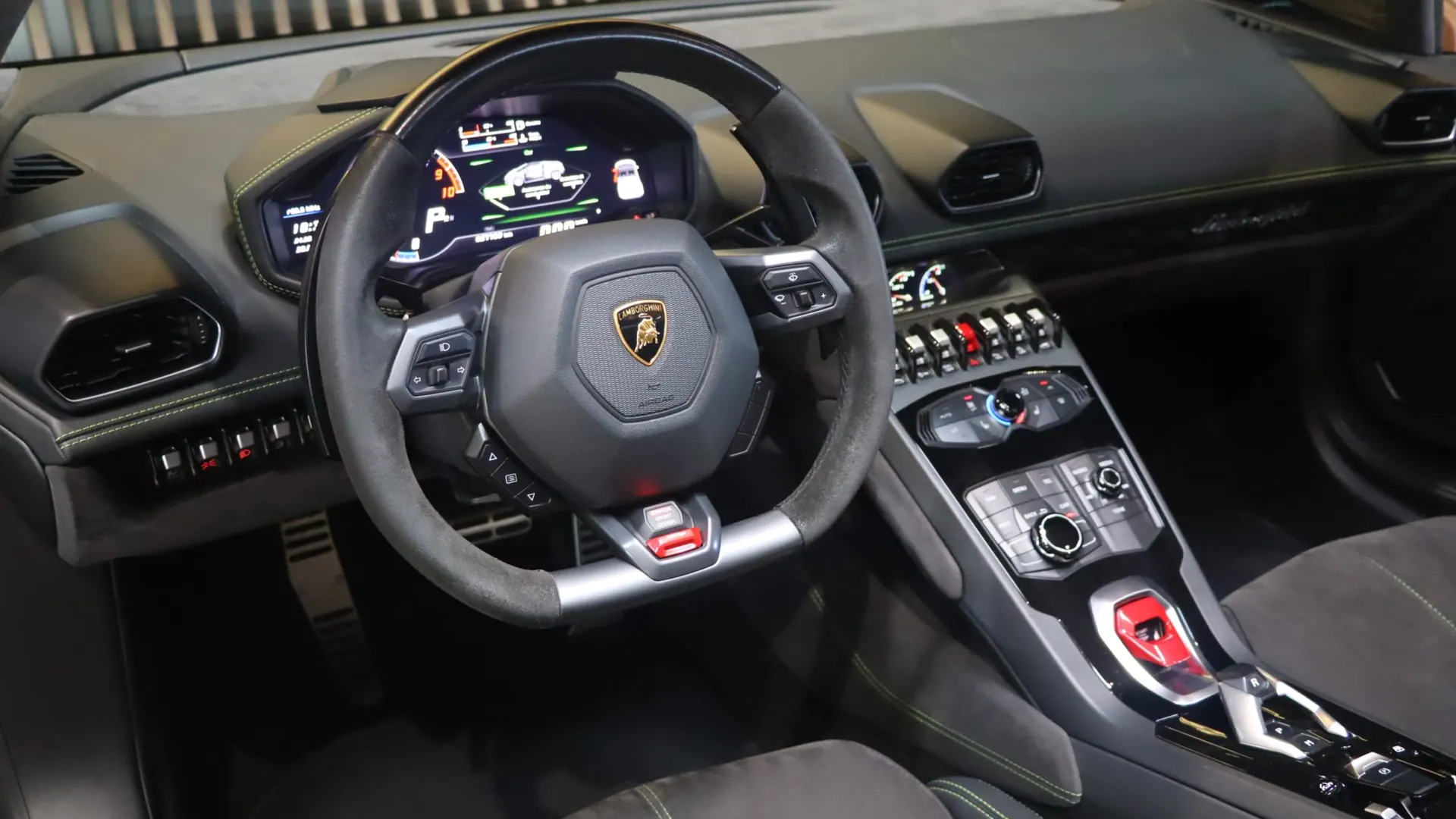 Lamborghini HURACAN — photo 15