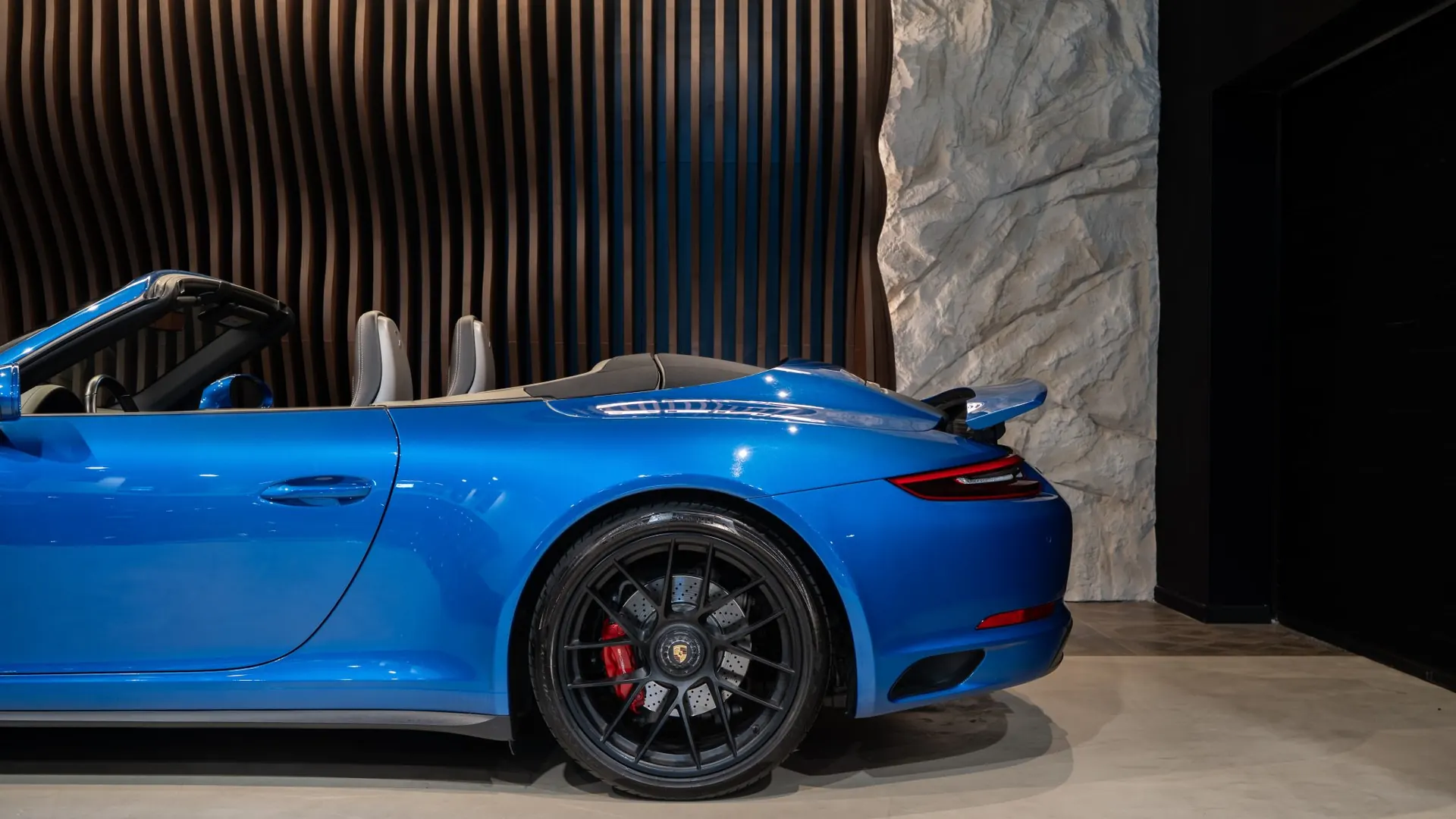 Porsche 911 — photo 38