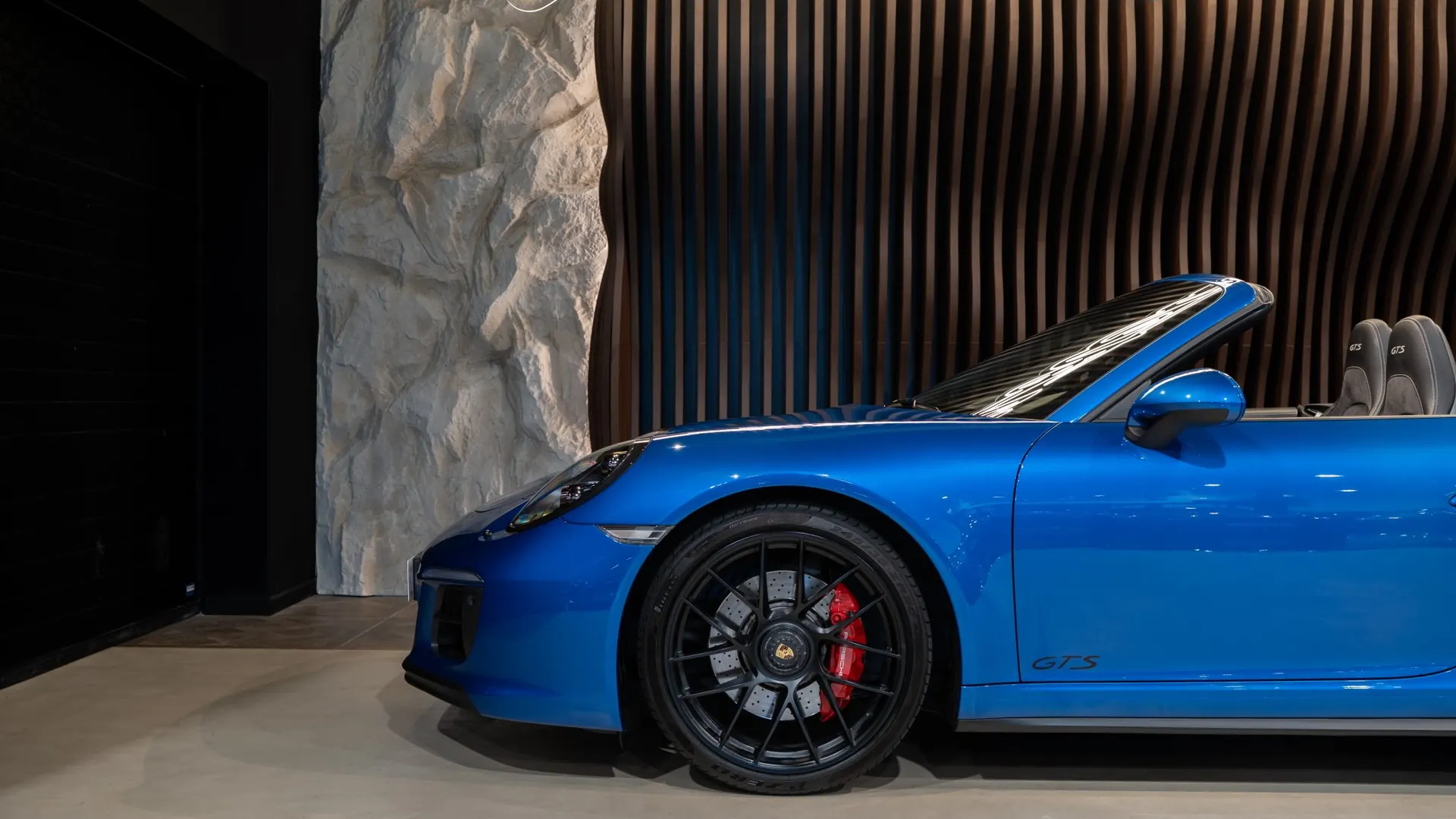 Porsche 911 — photo 37