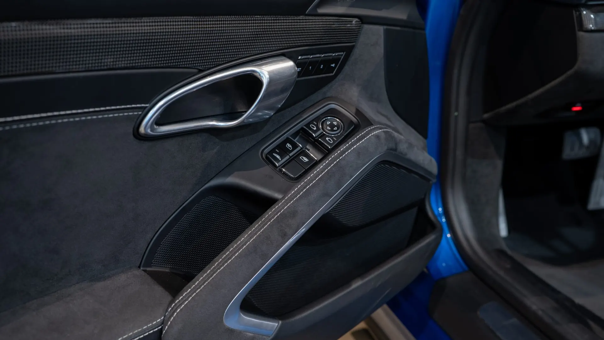 Porsche 911 — photo 13