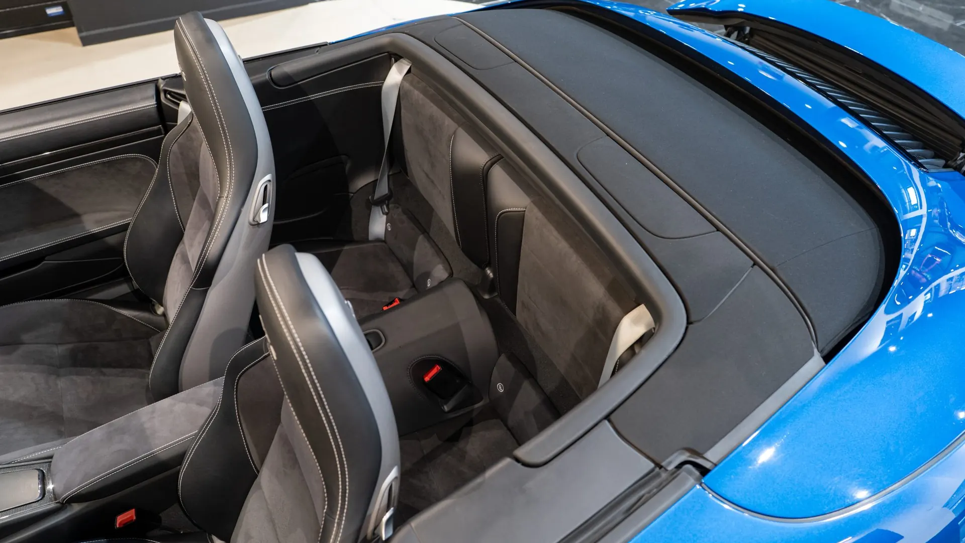 Porsche 911 — photo 32