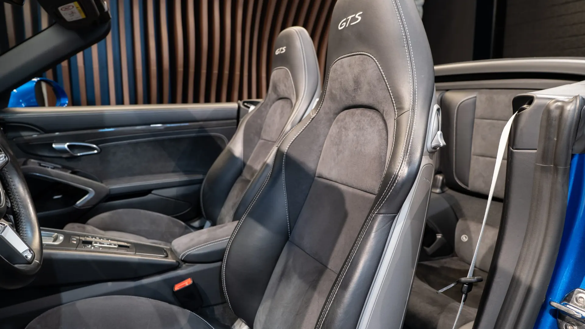 Porsche 911 — photo 7
