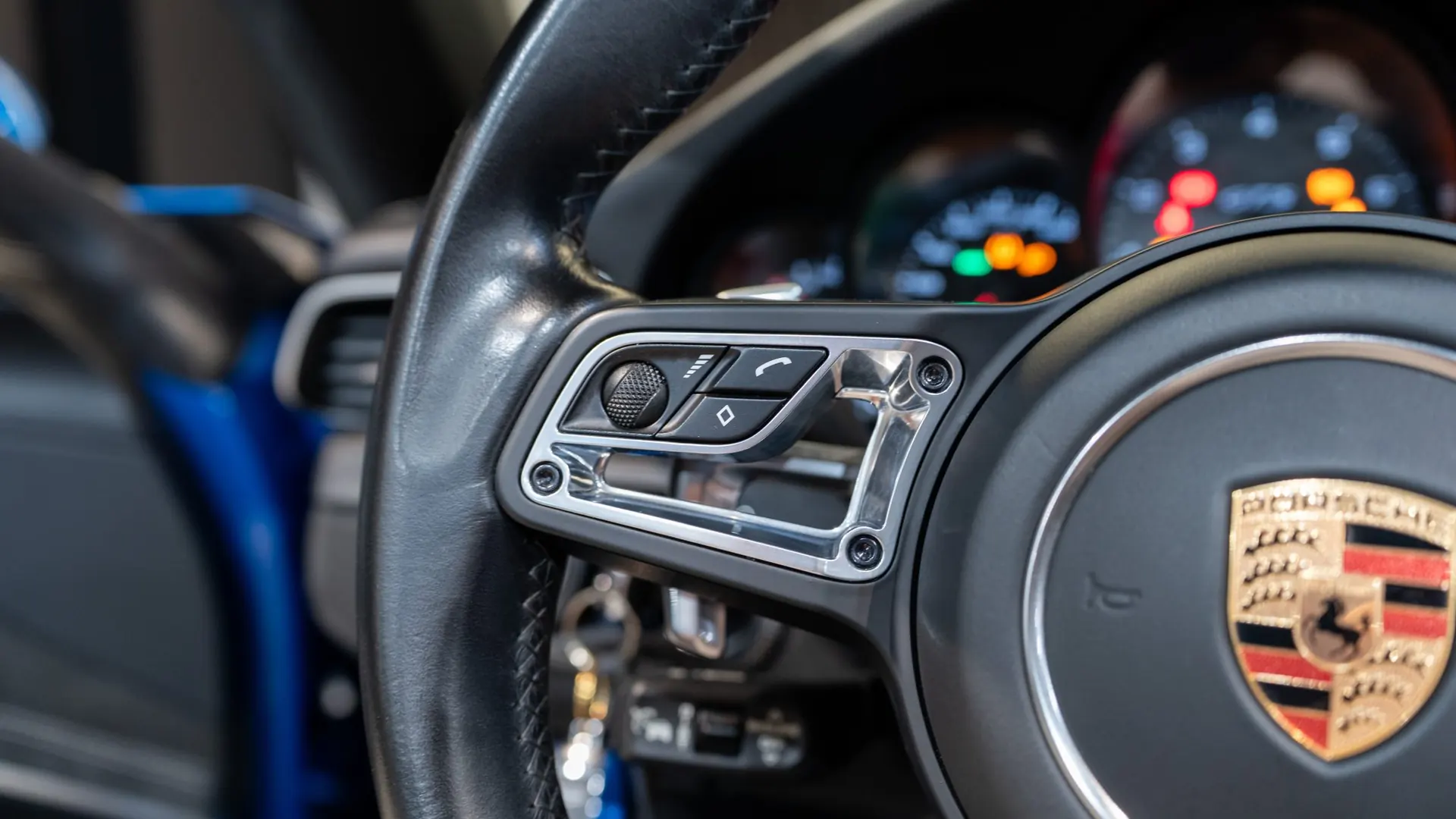Porsche 911 — photo 21