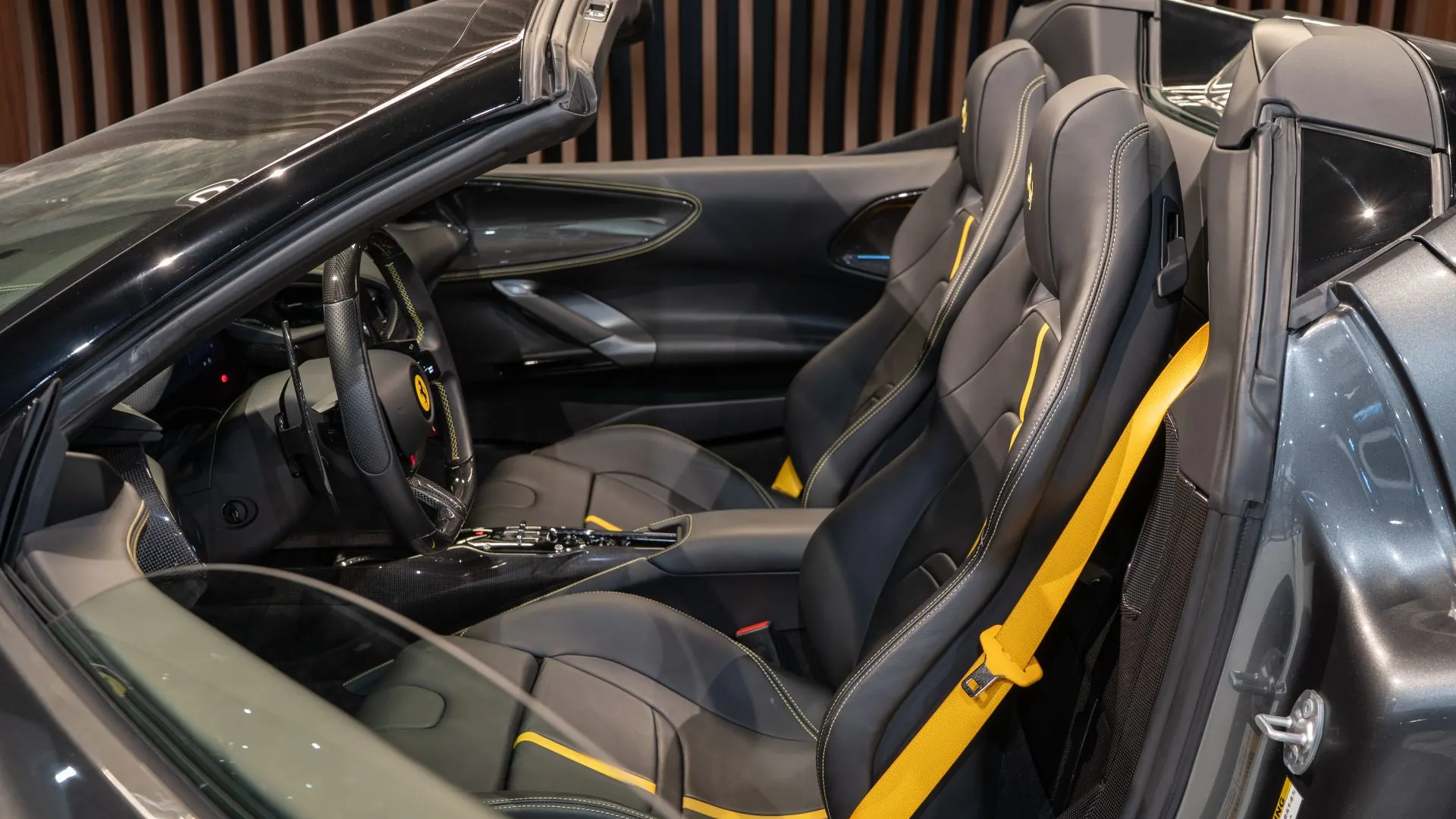 Ferrari SF90 — photo 8