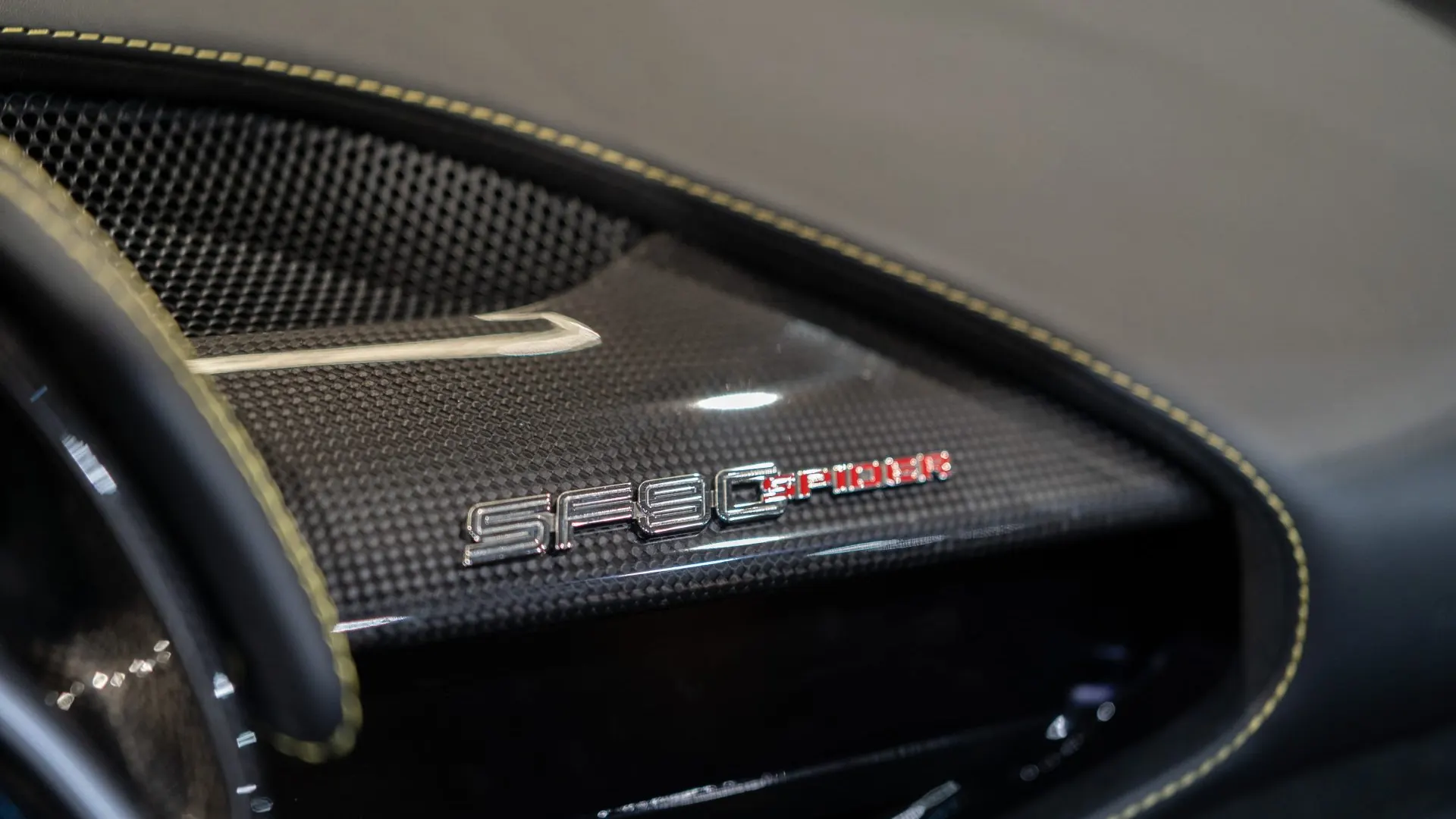 Ferrari SF90 — photo 16