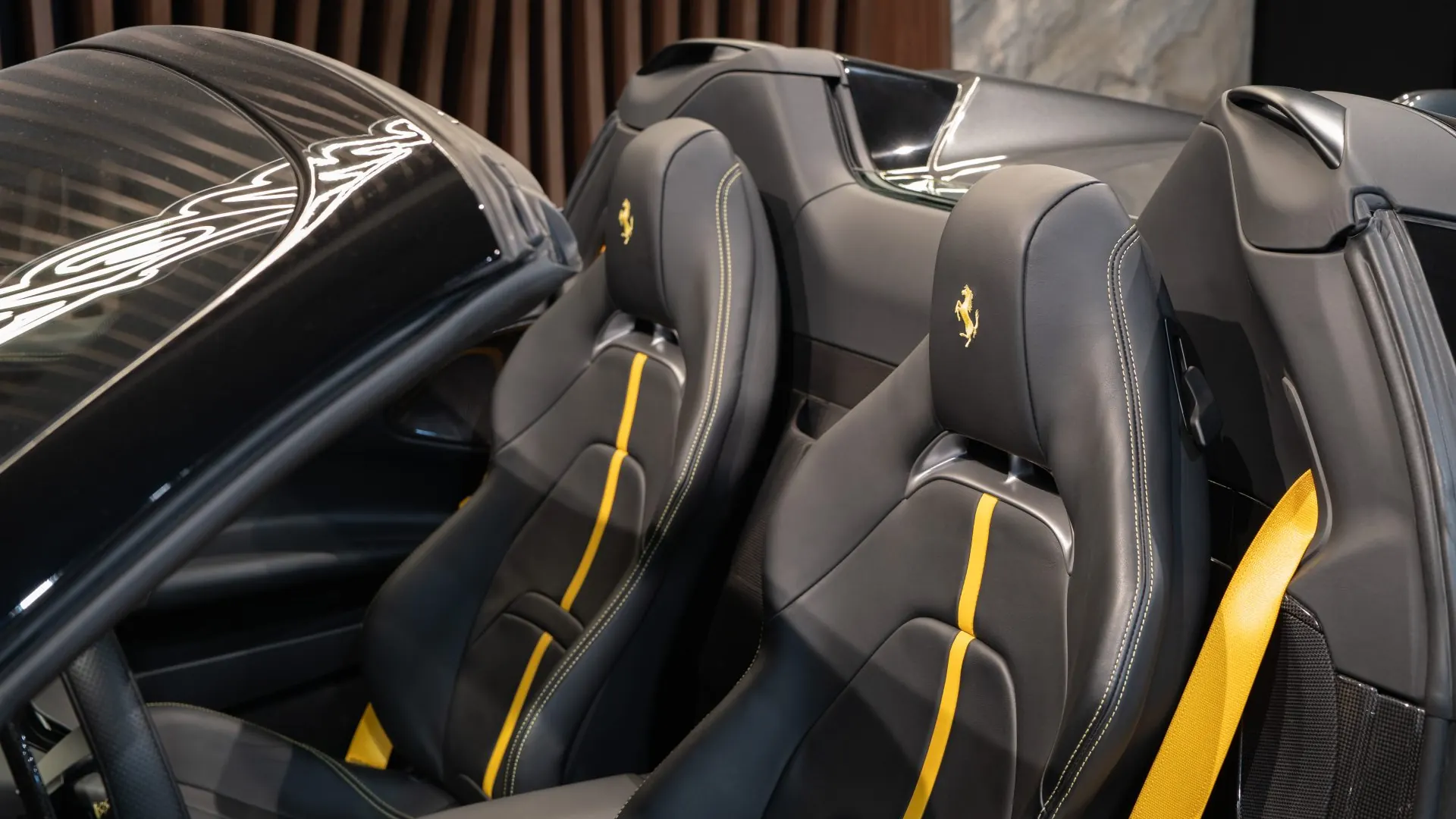 Ferrari SF90 — photo 9