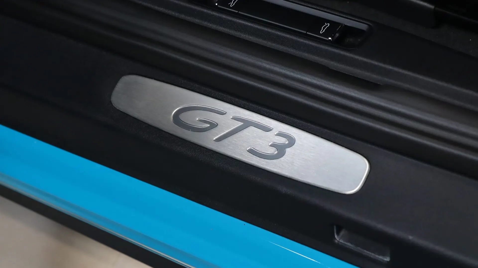 Porsche 911 — photo 12
