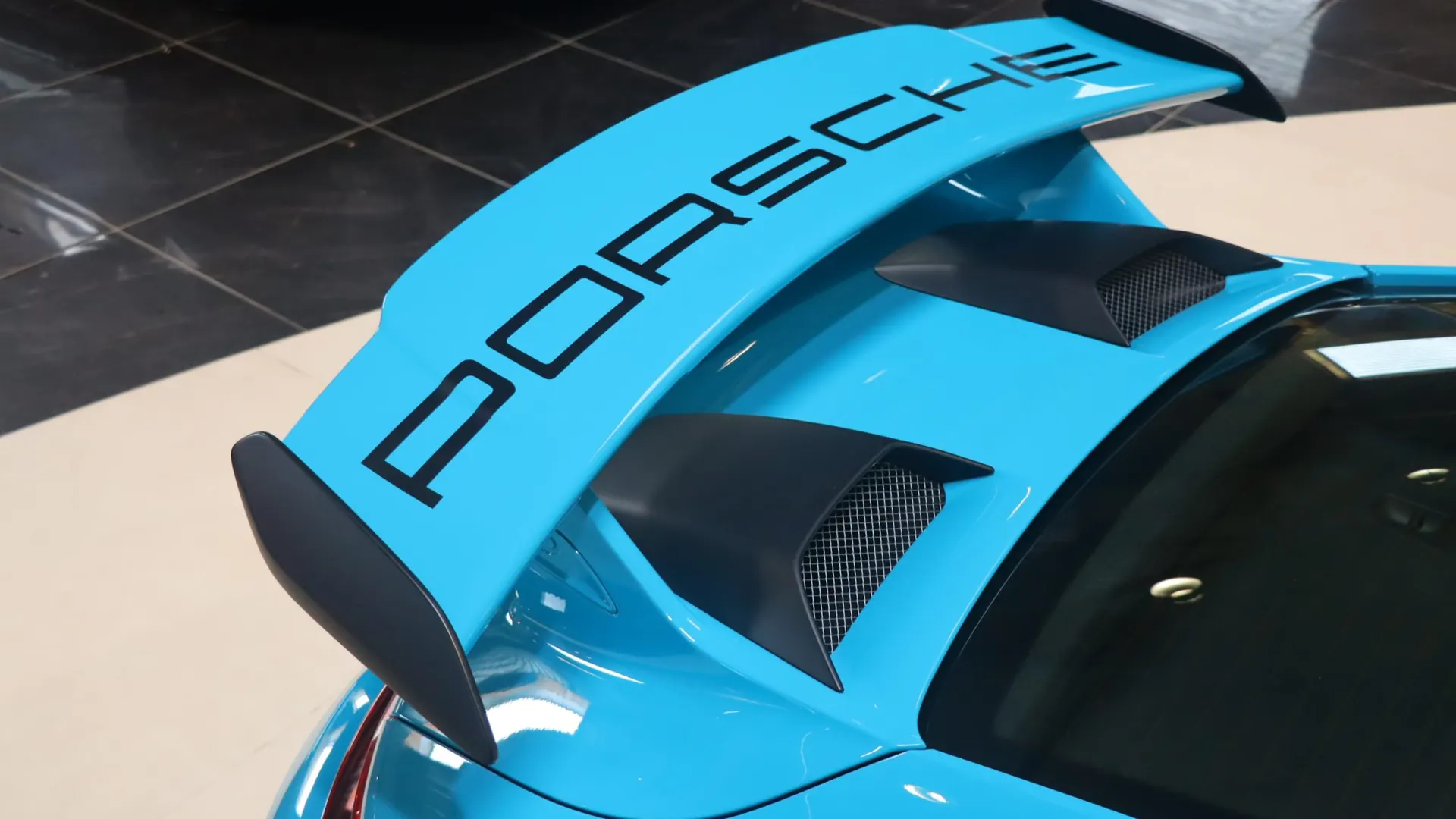 Porsche 911 — photo 47
