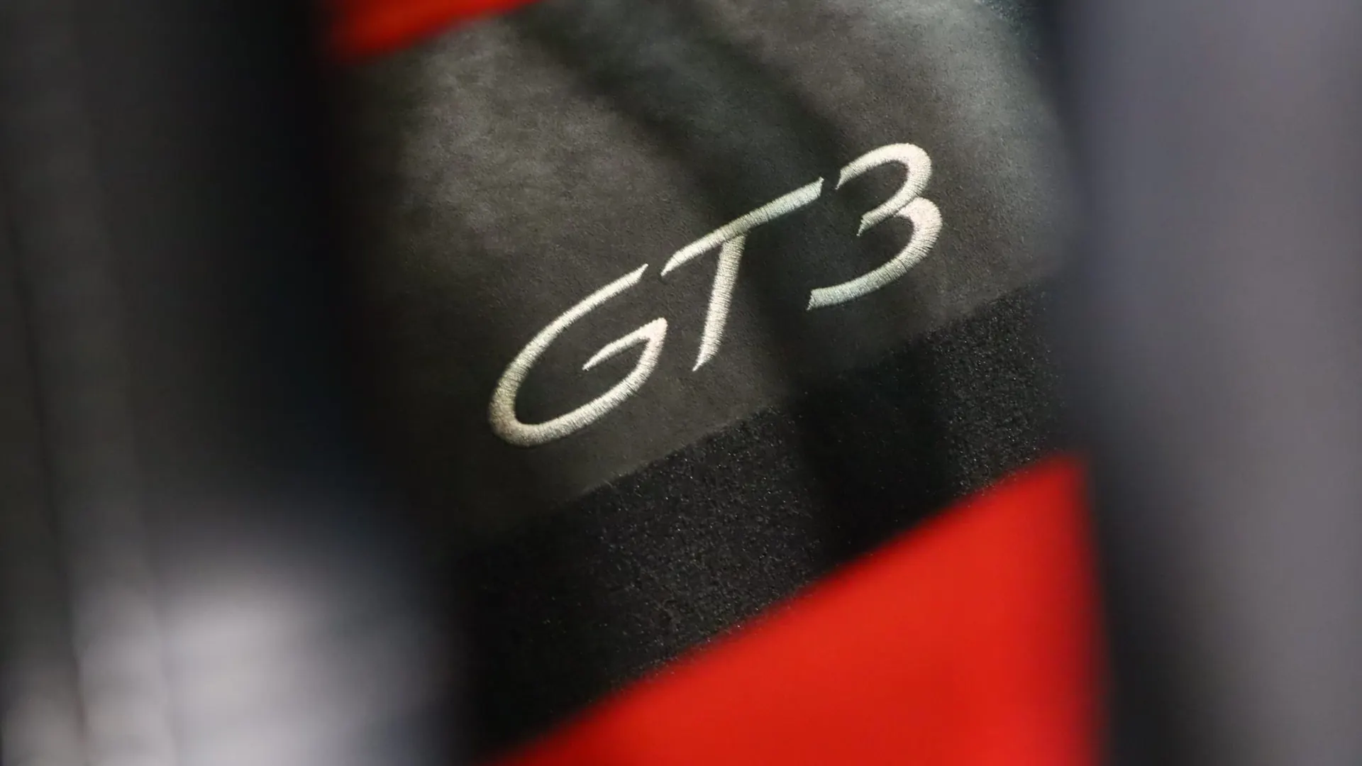 Porsche 911 — photo 39