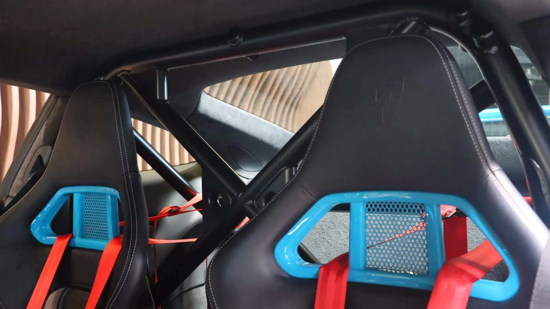 Porsche 911 — photo 35