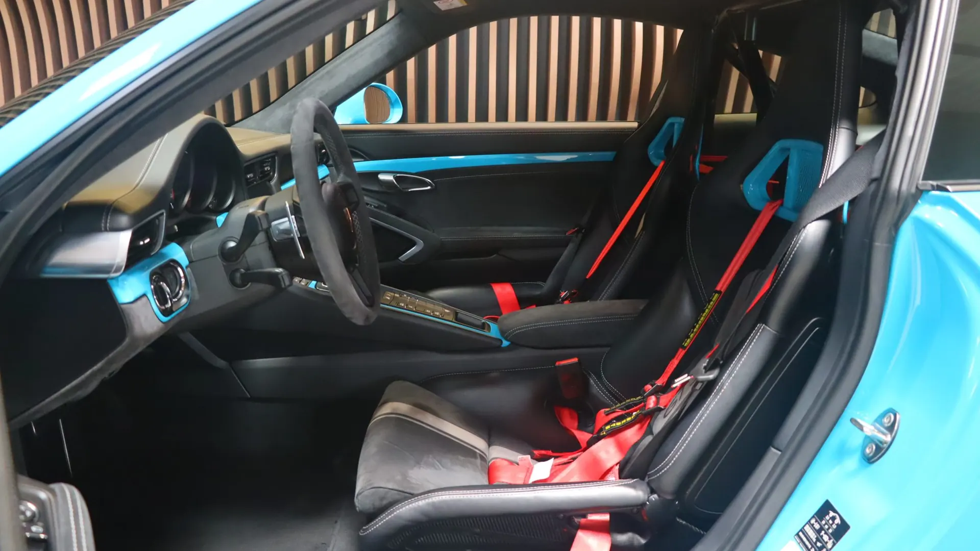 Porsche 911 — photo 7