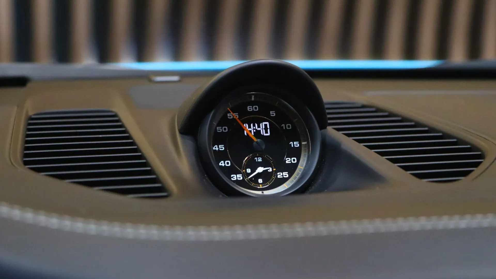 Porsche 911 — photo 24