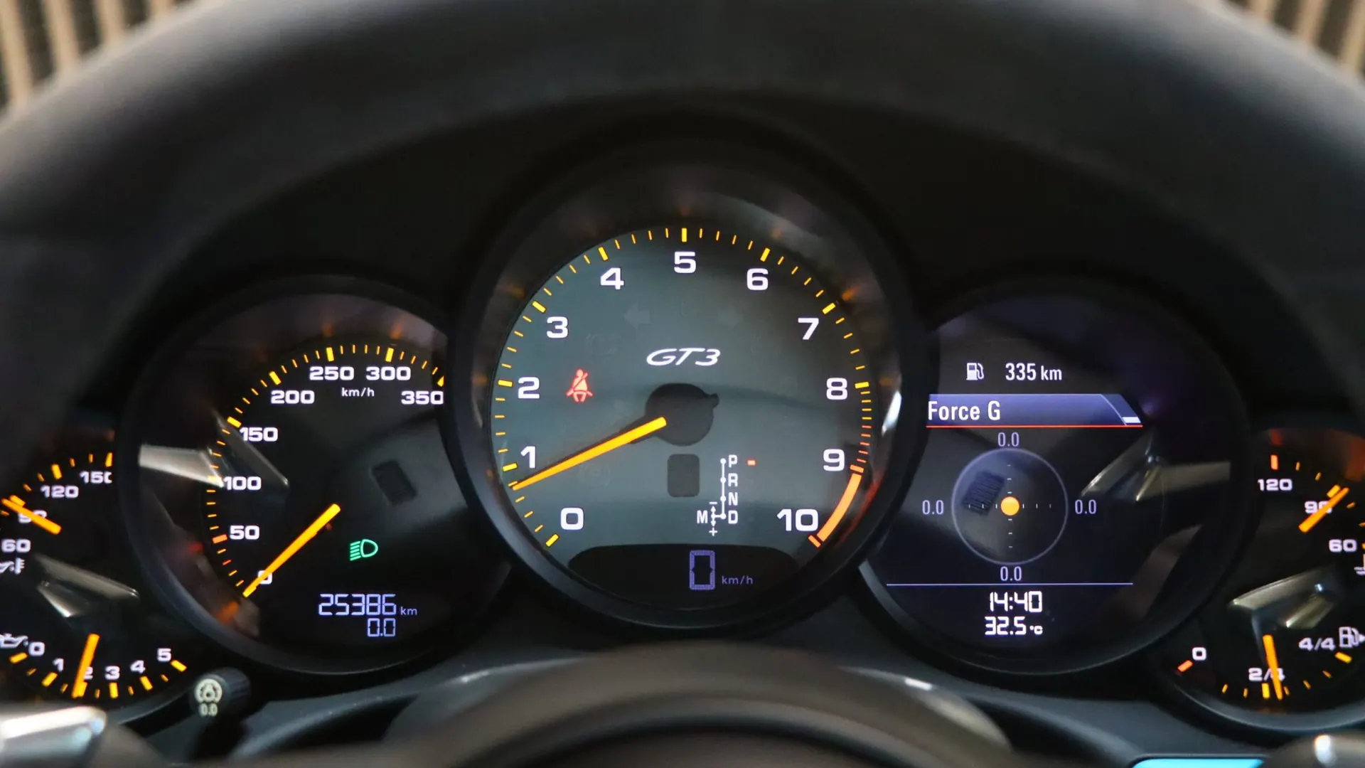 Porsche 911 — photo 22