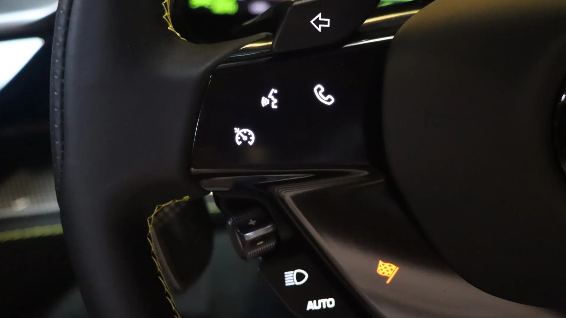 Ferrari SF90 — photo 18