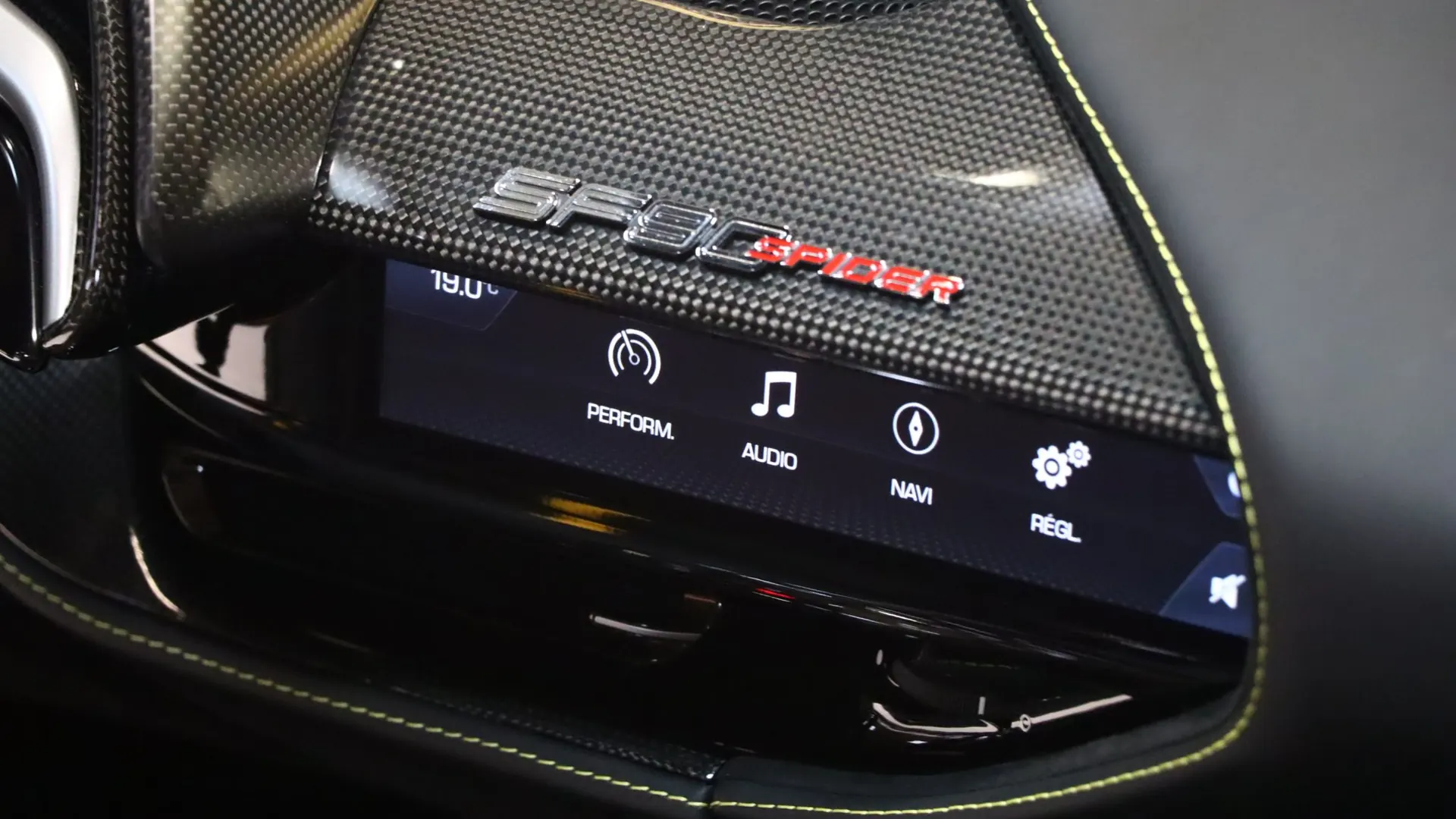 Ferrari SF90 — photo 28