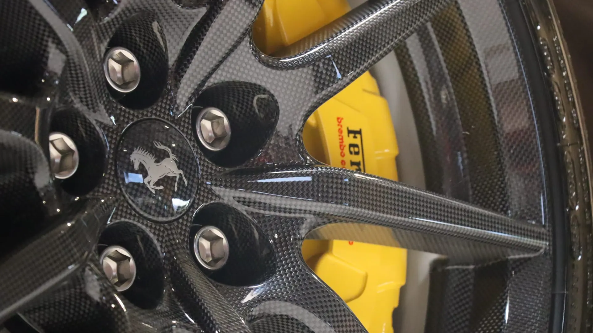 Ferrari SF90 — photo 47
