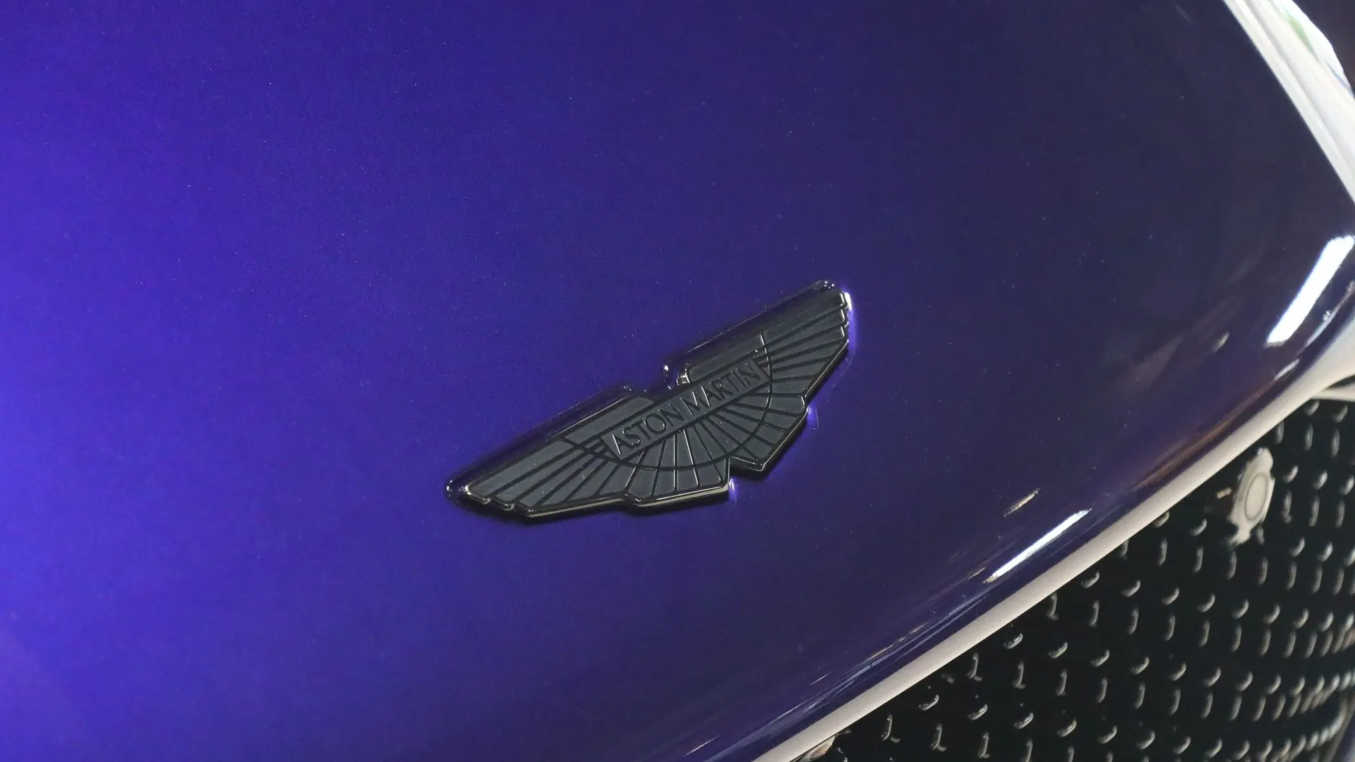 Aston Martin DBS — photo 45