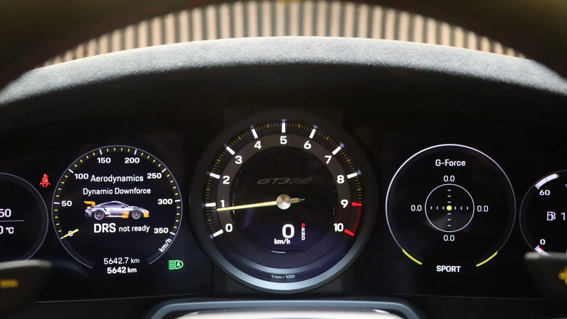 Porsche 911 — photo 24