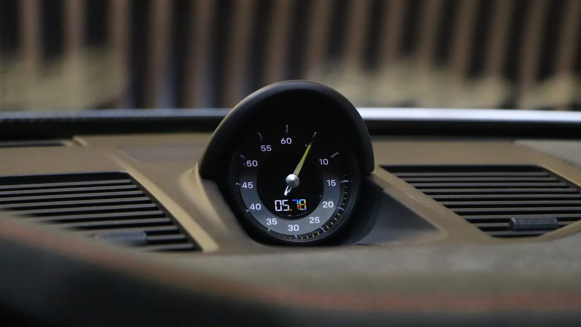 Porsche 911 — photo 26