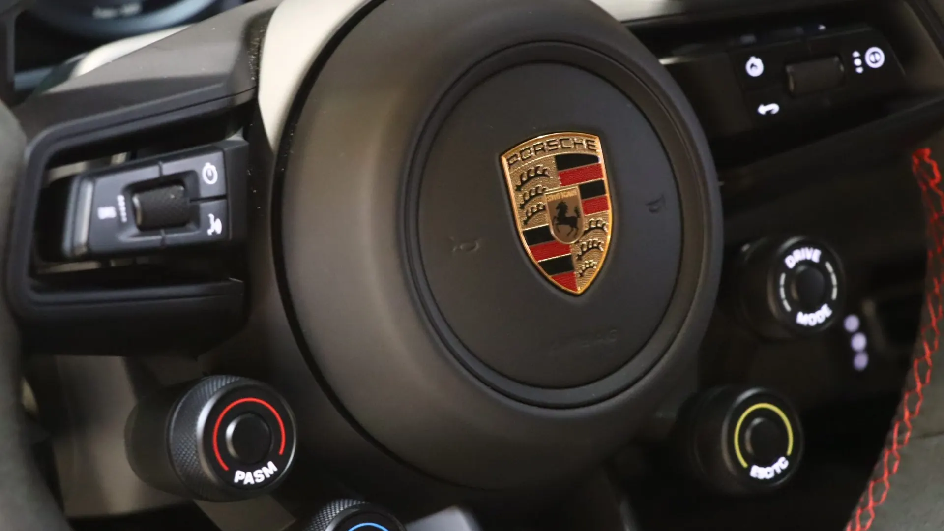 Porsche 911 — photo 22