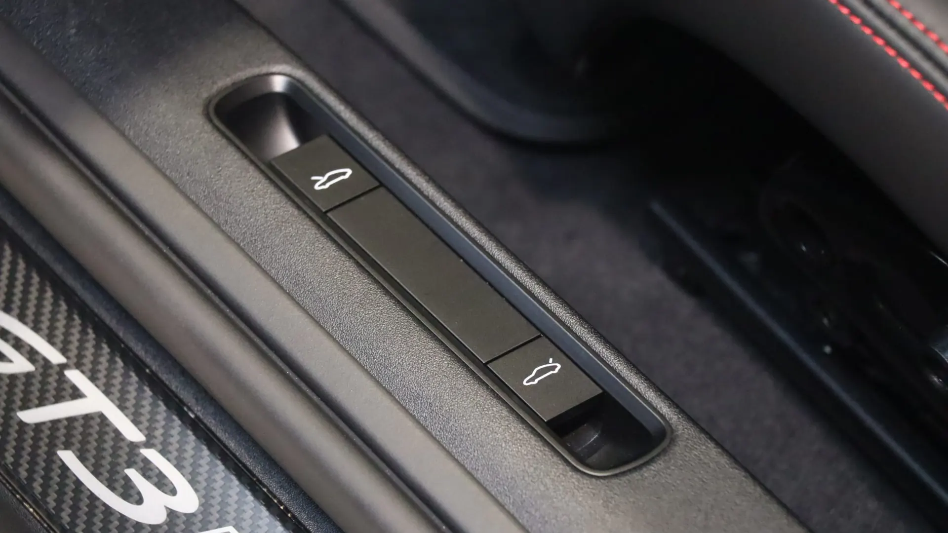 Porsche 911 — photo 15