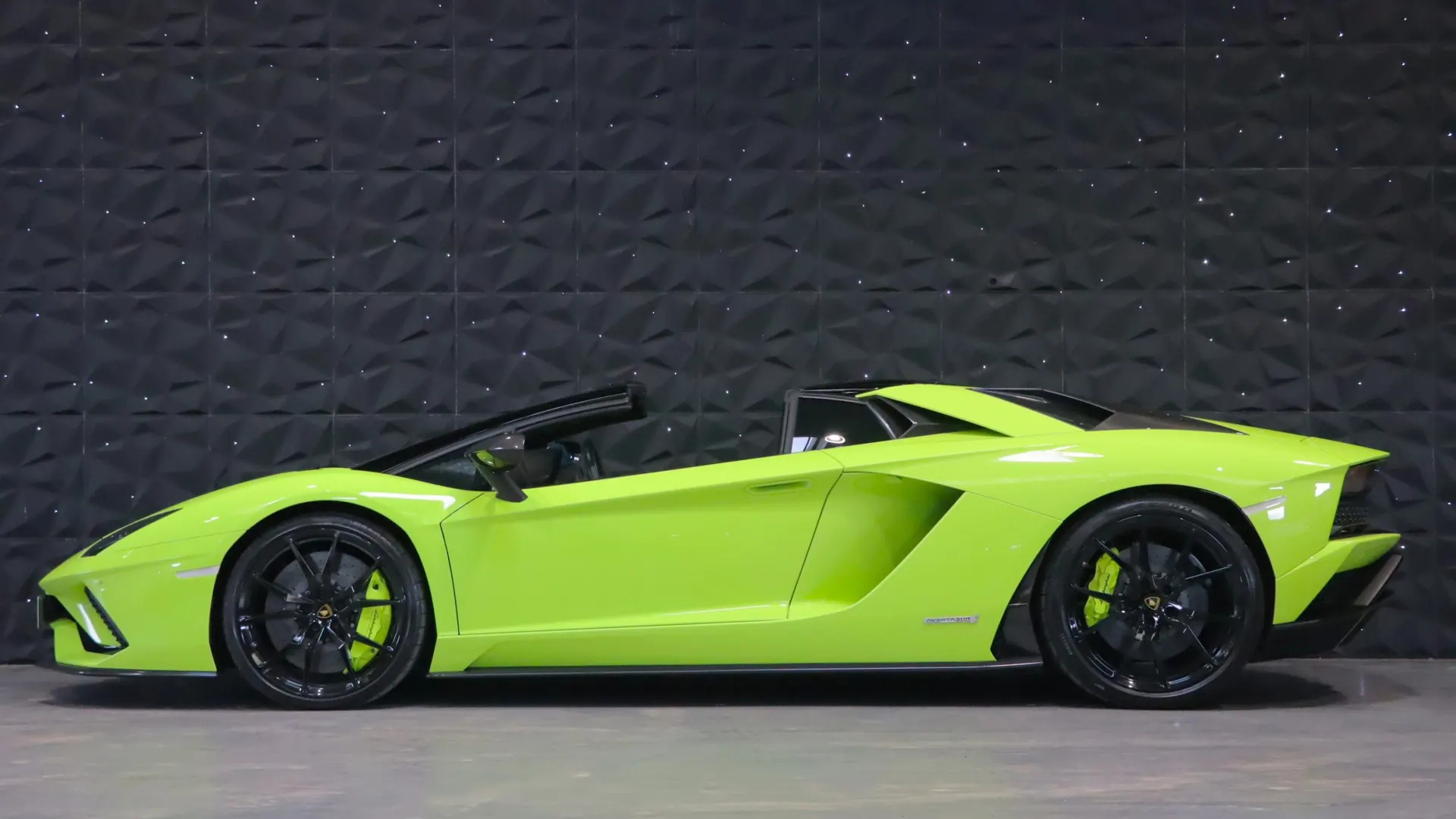 Lamborghini AVENTADOR — photo 5