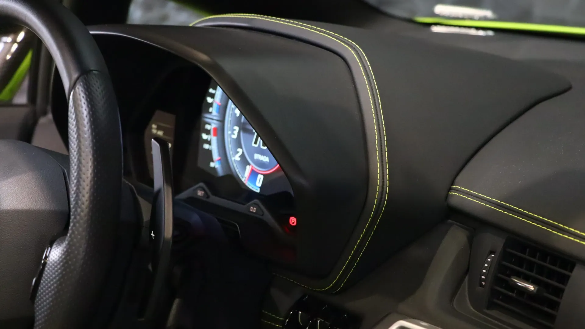 Lamborghini AVENTADOR — photo 24